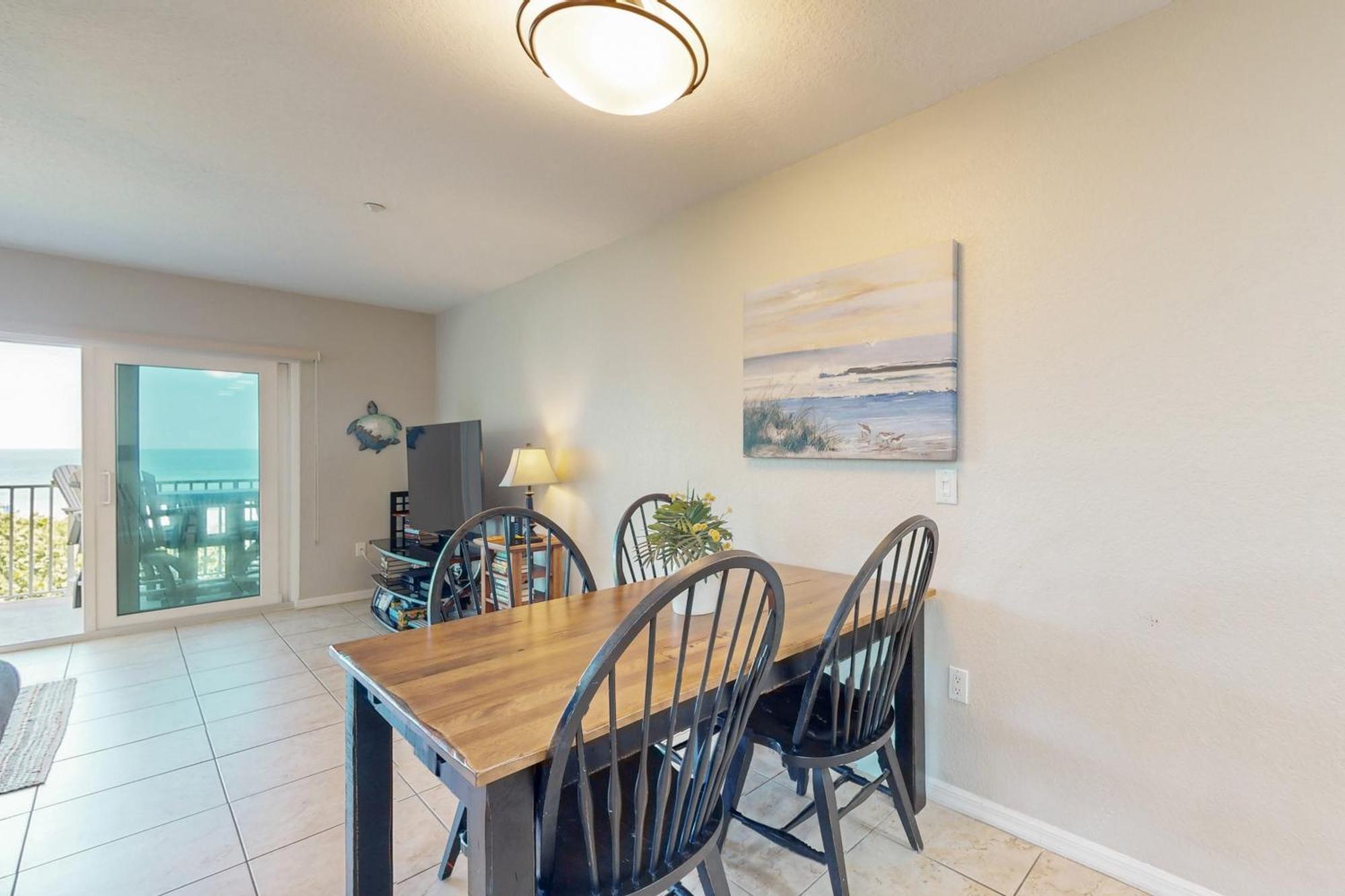 Apartment Oceanside 201 *