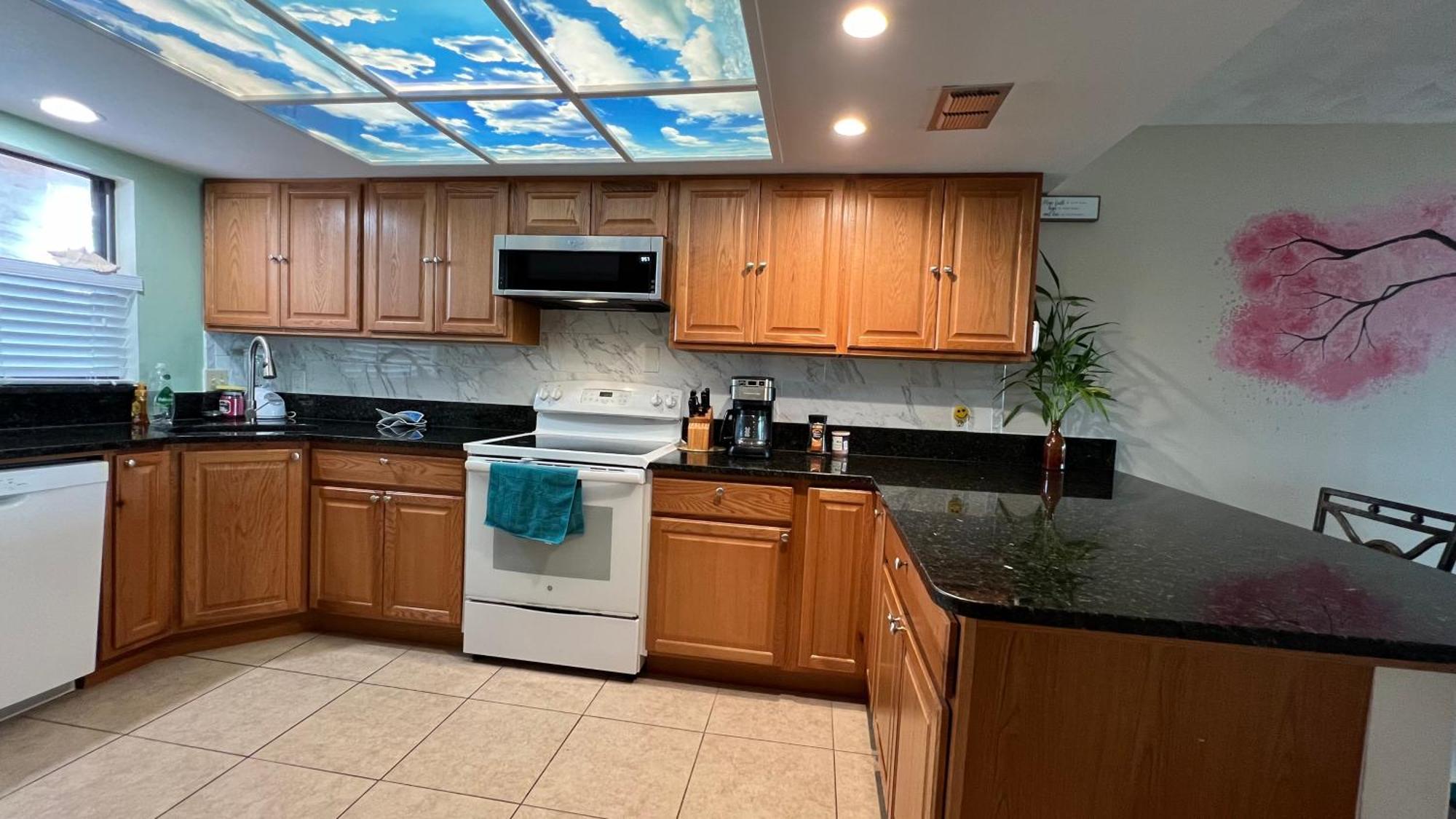 Holiday home Bayshore Yatch Tennis 2br 3 Beds, Walking Distance To Beautiful Quite Clearwater Beach