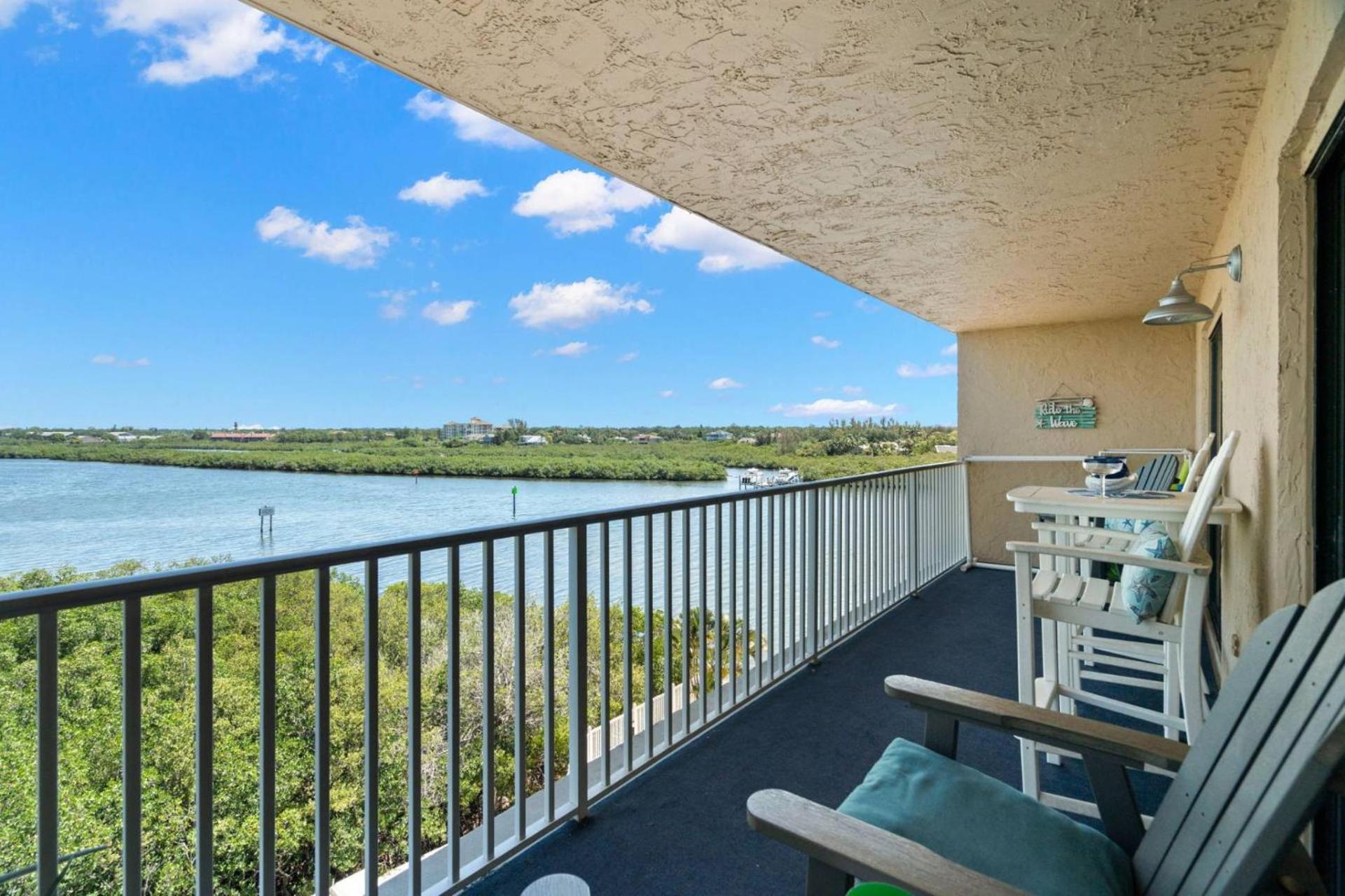 508 Bayshores Yacht & Tennis Club