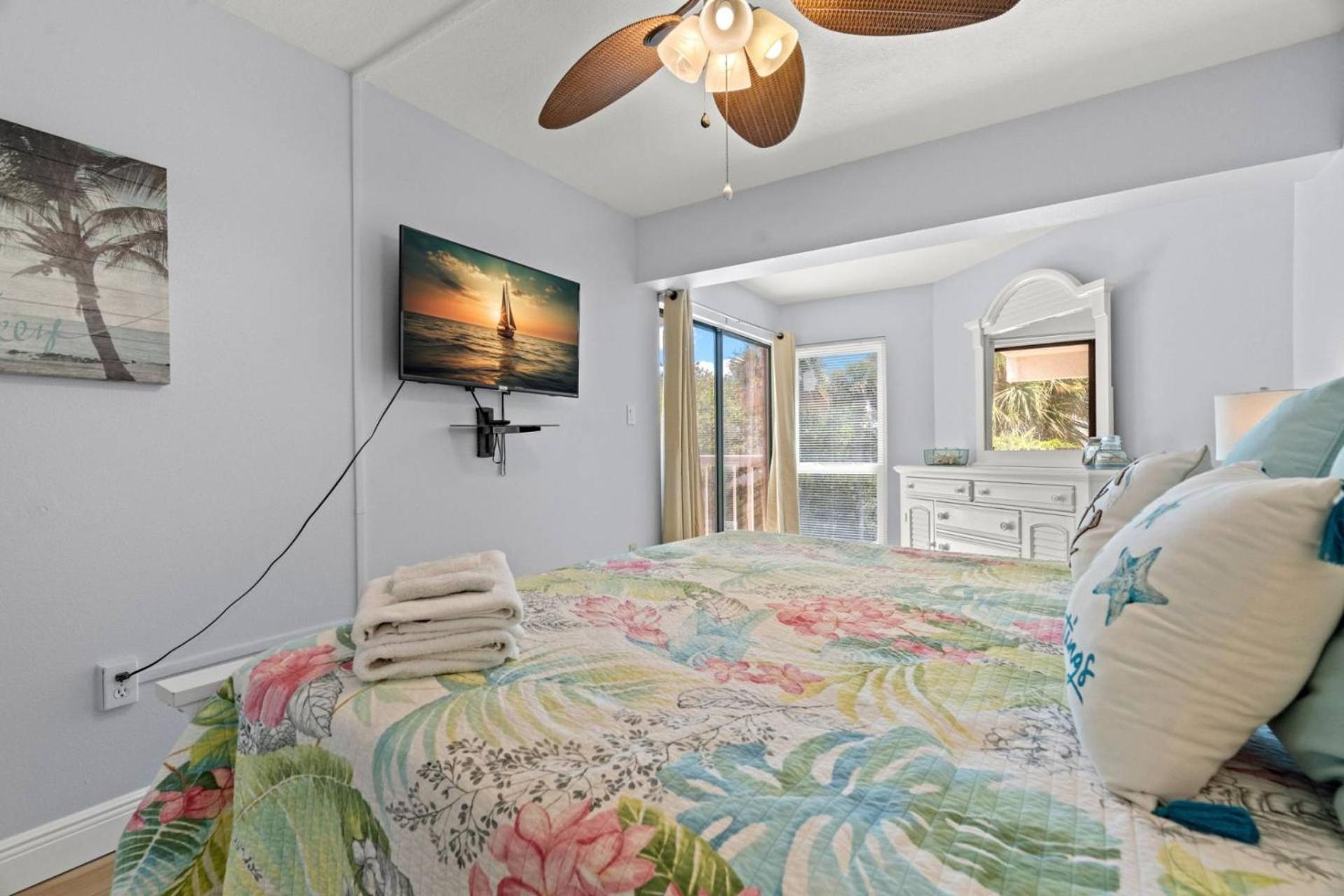 102 Waterview Clearwater Beach