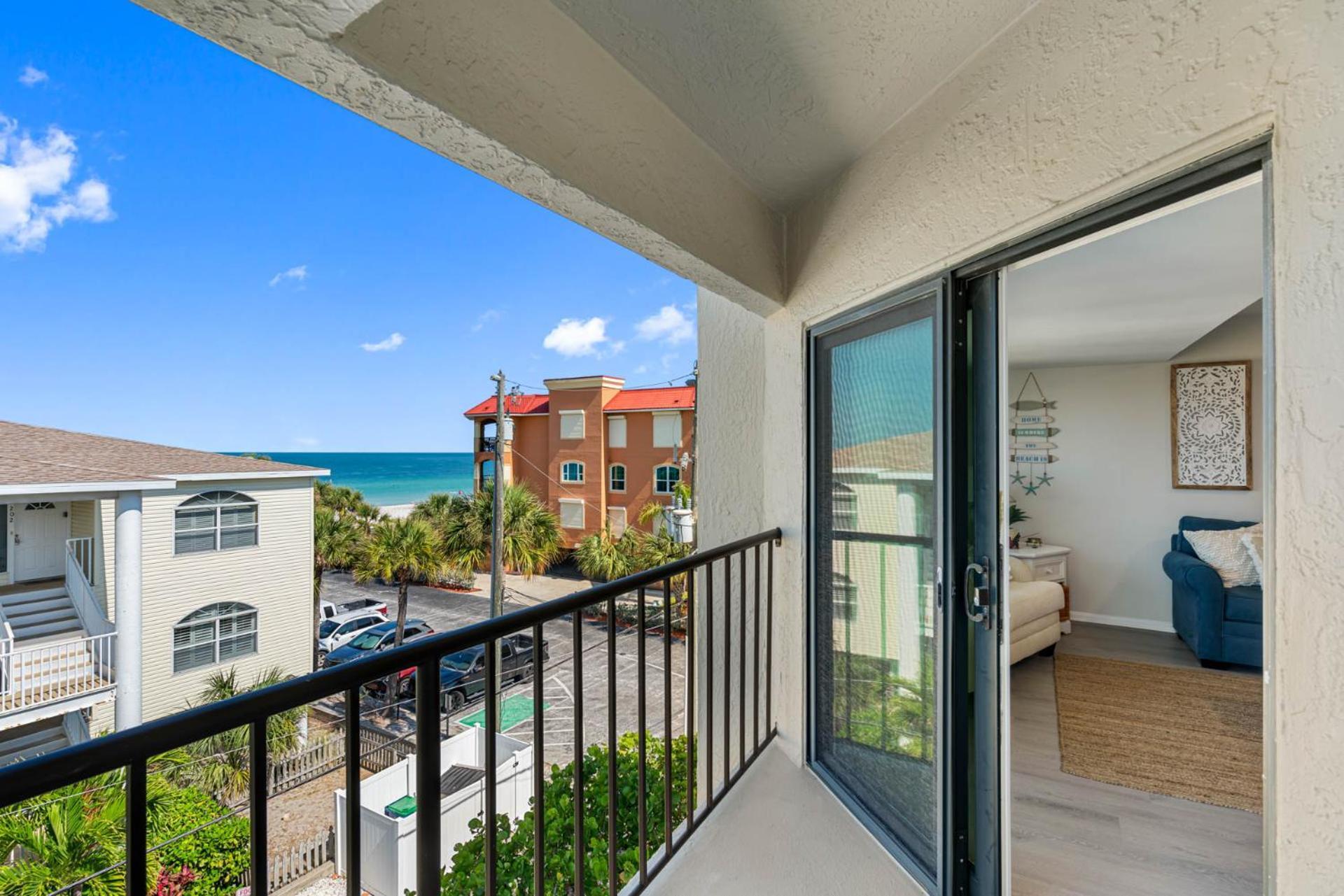 Breathtaking Penthouse Views Oceanview Getaway *