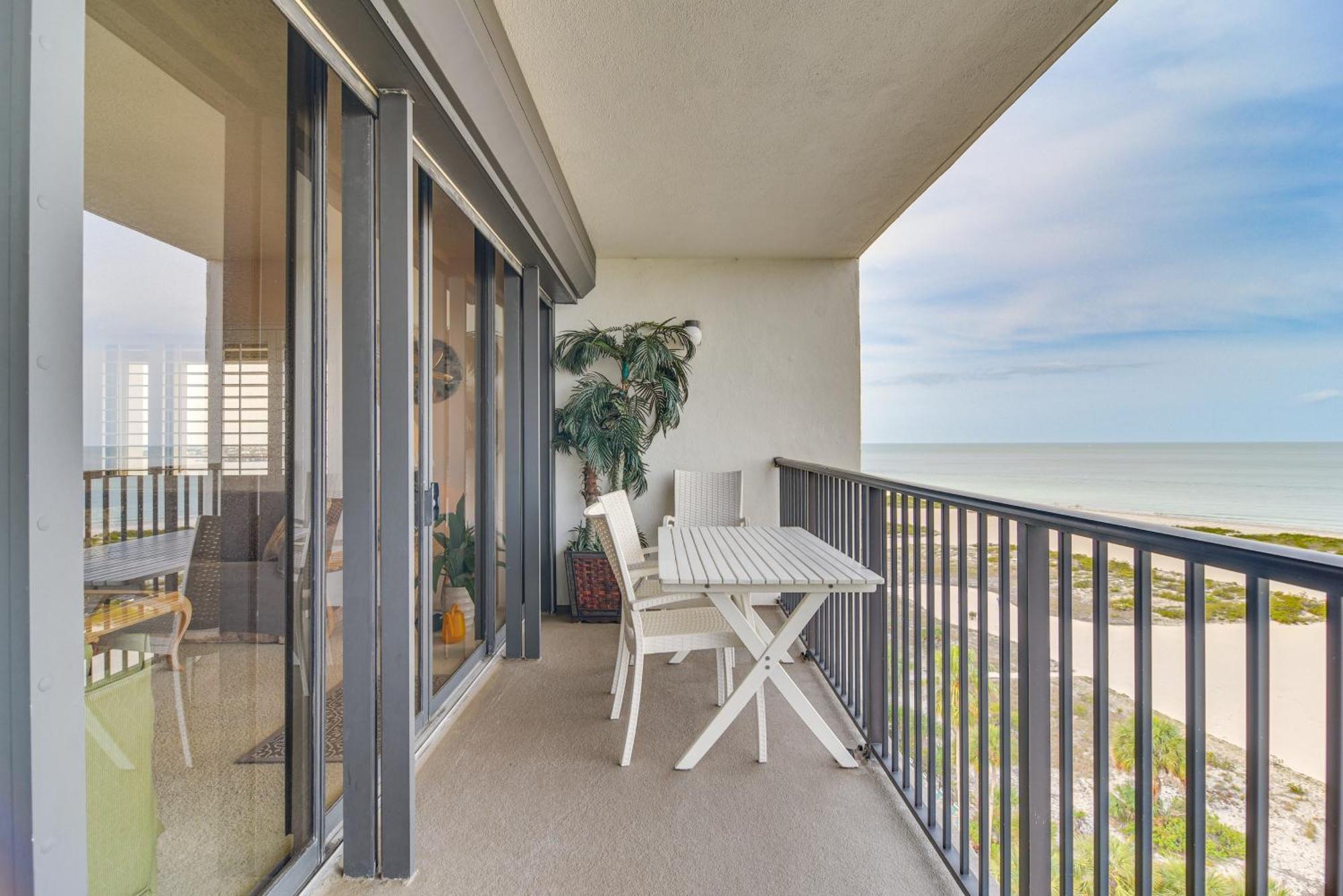 Beachfront Clearwater With Pool And Hot Tub Apartment *