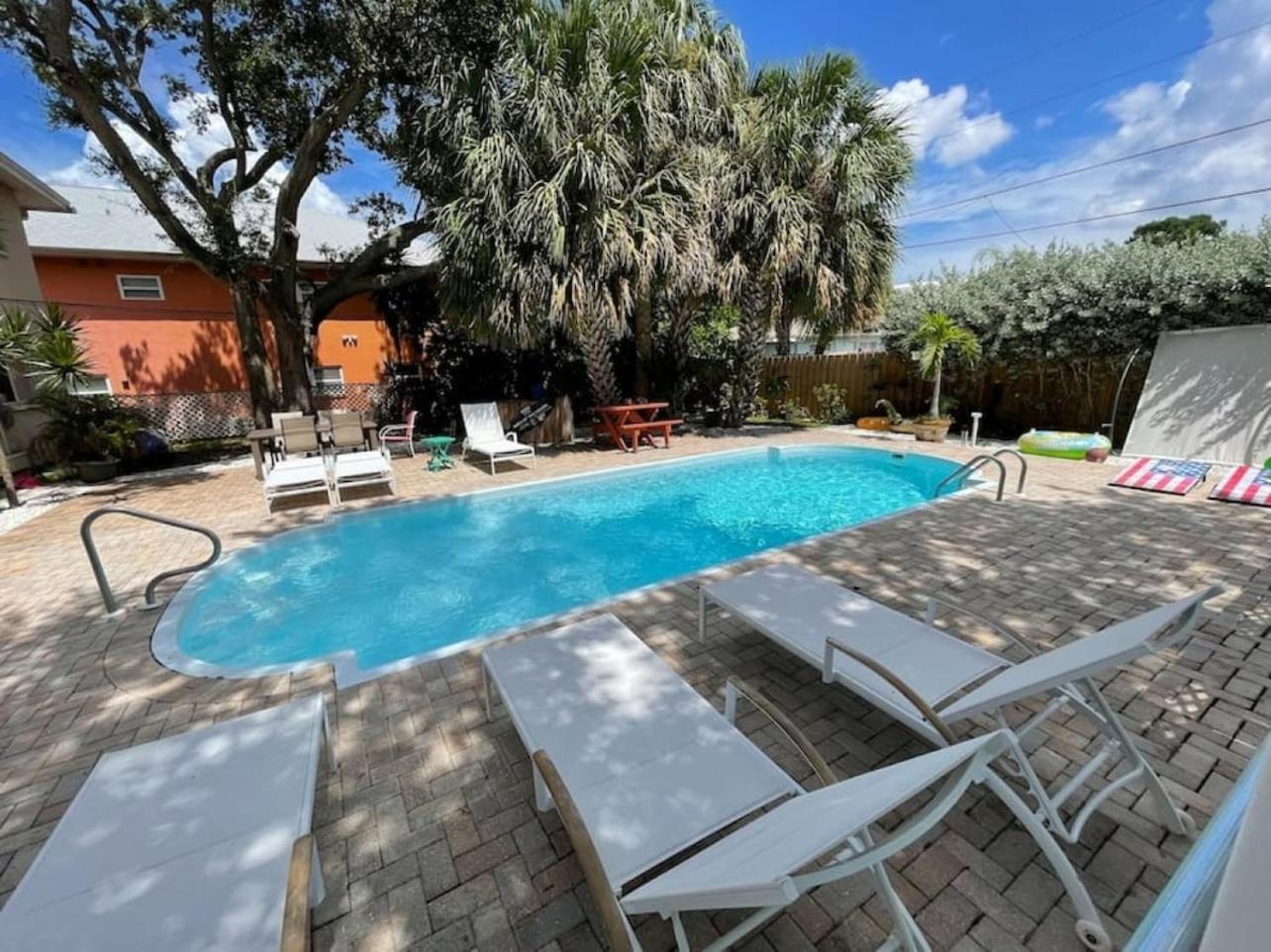 Sunny Shores Retreat 3 Apartment