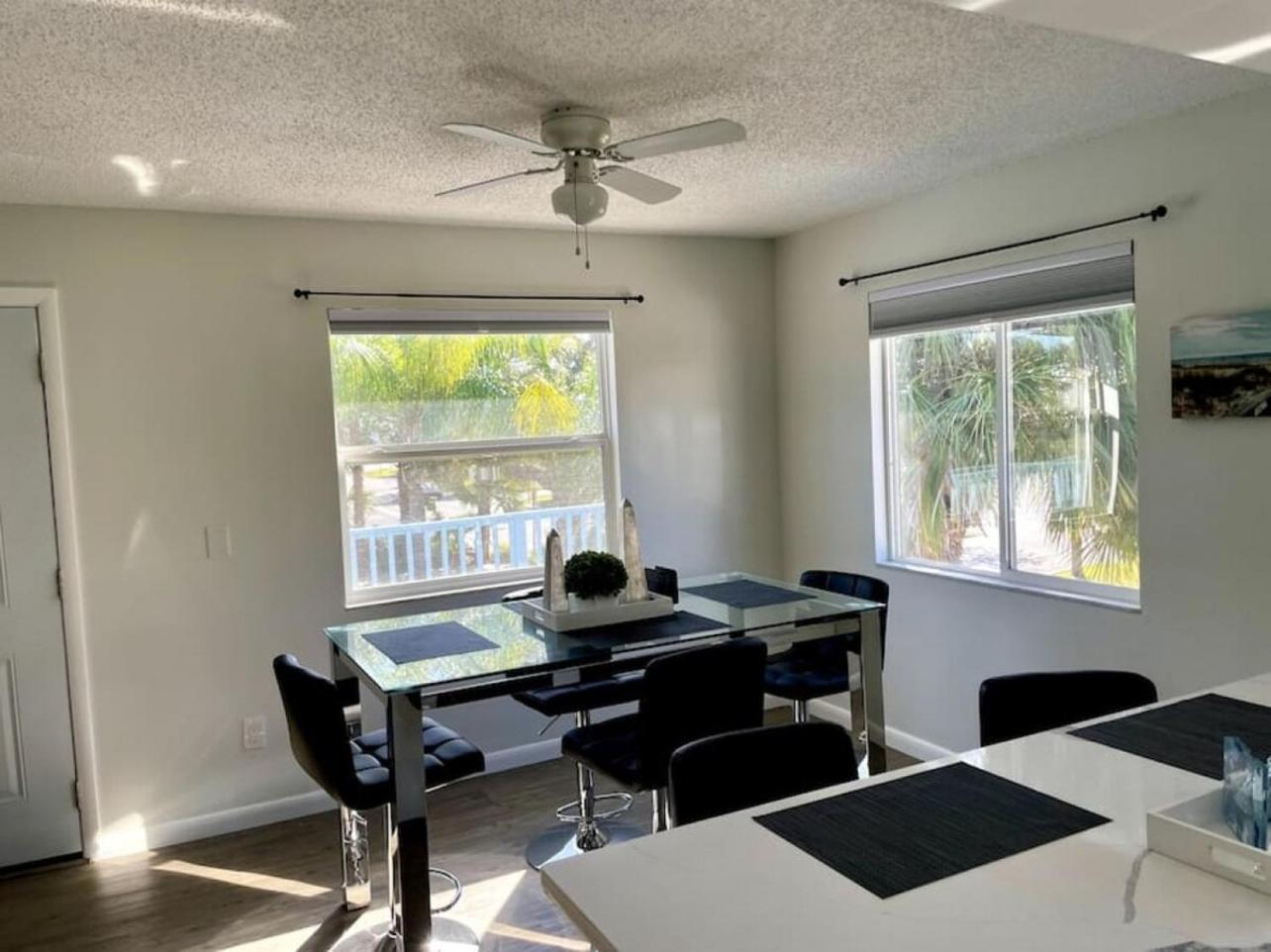 Apartment Tropical Coastal Oasis East *