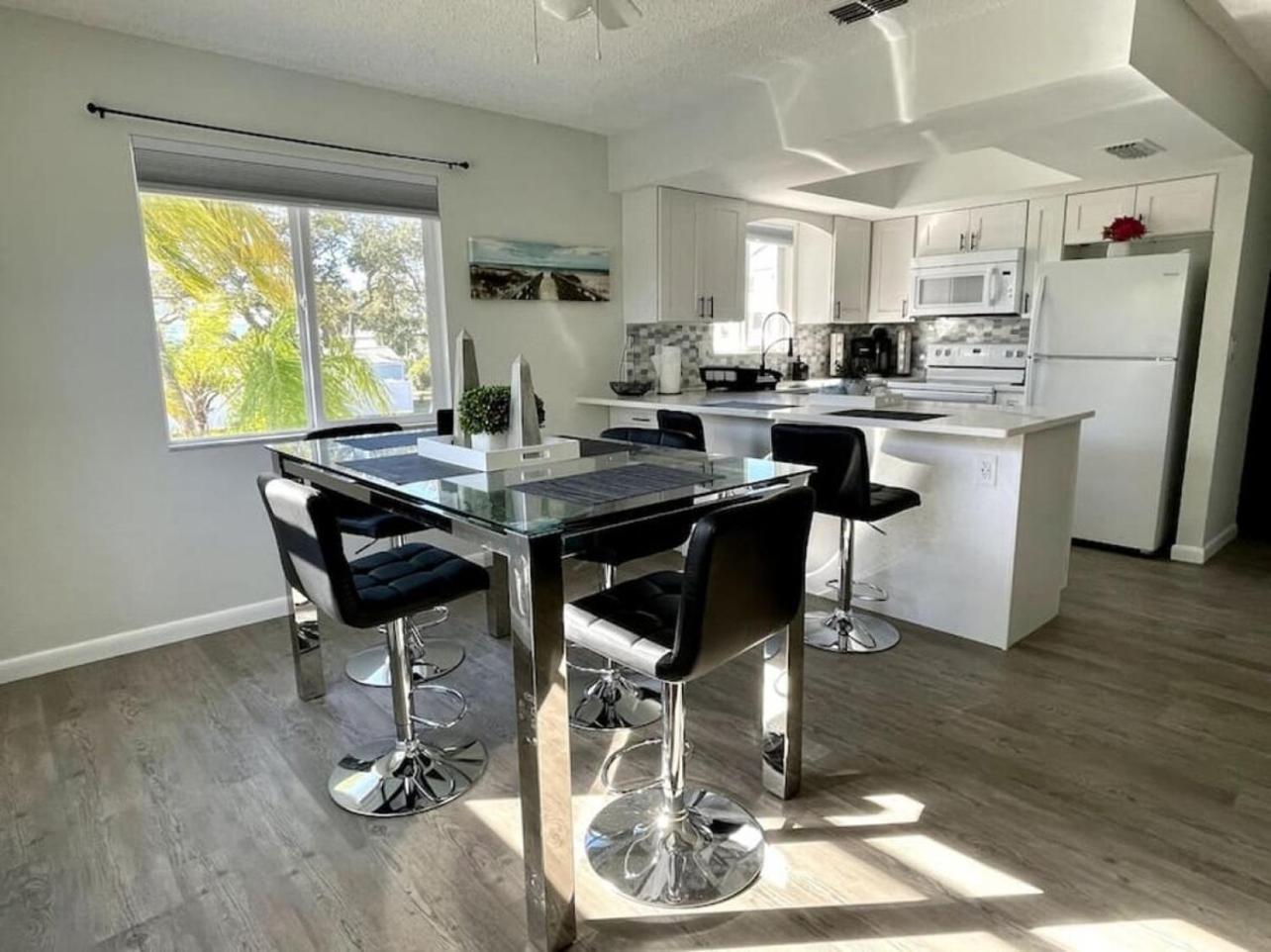 Tropical Coastal Oasis East Apartment Clearwater Beach