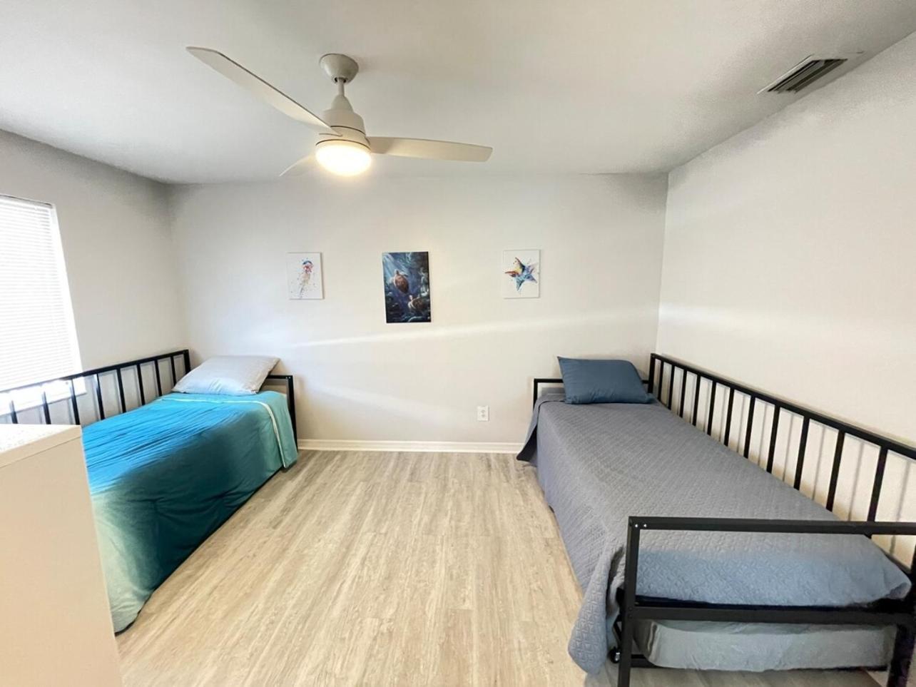 Beachside Getaway West Apartment *