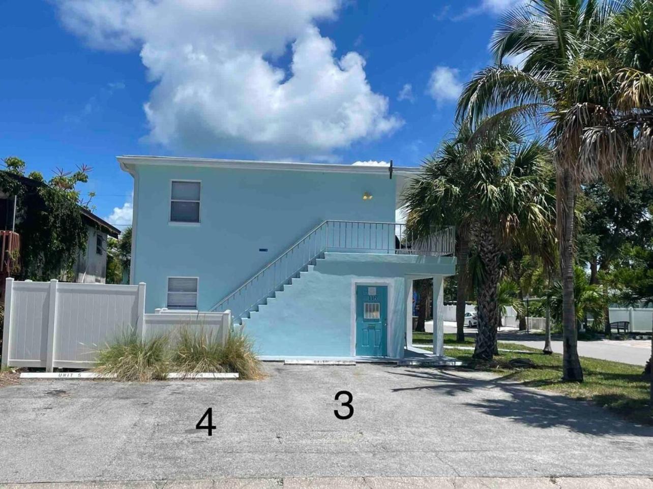 Hidden Coastal Retreat 4 *