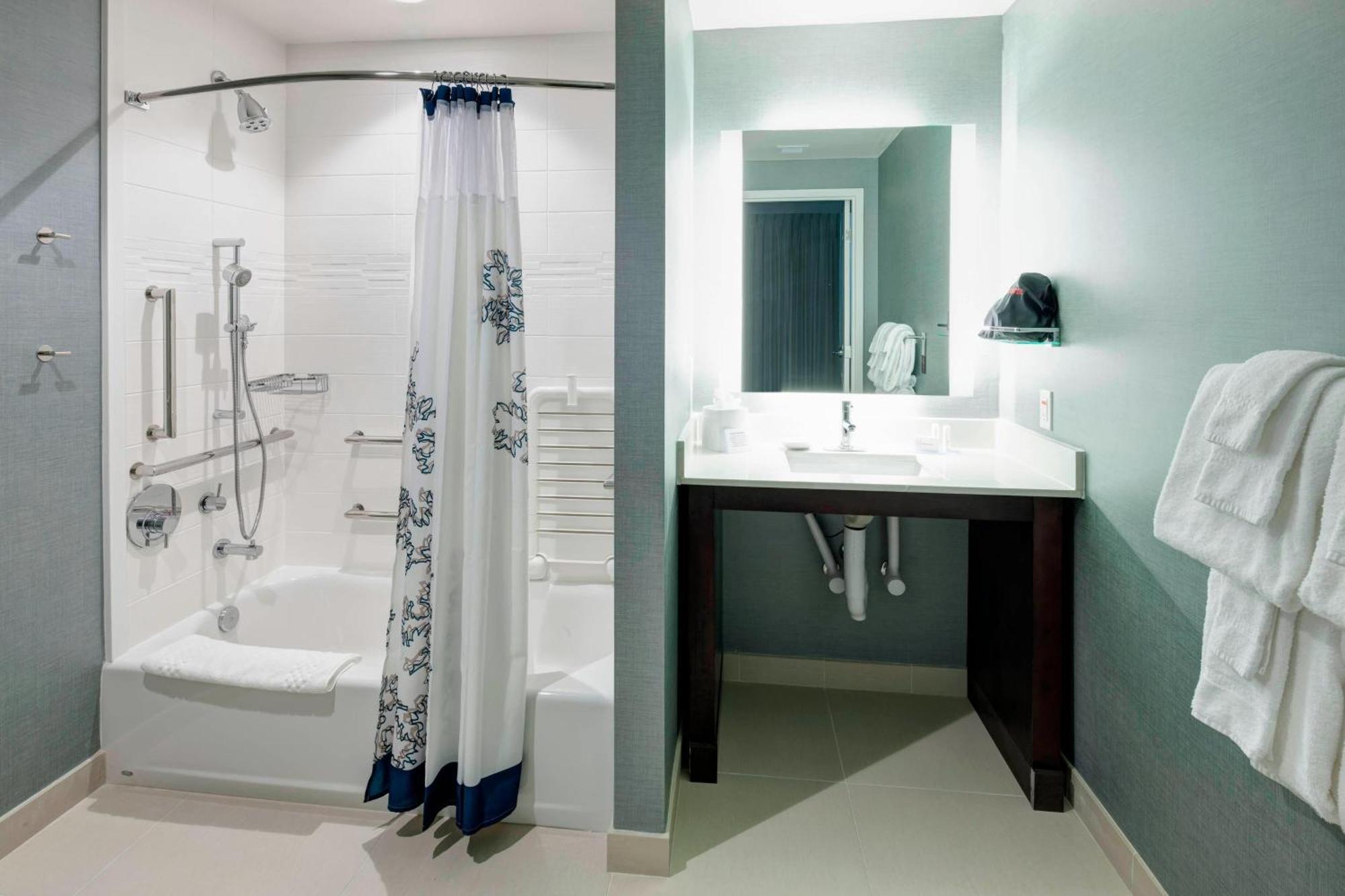 By Marriott Clearwater Hotel Clearwater Beach