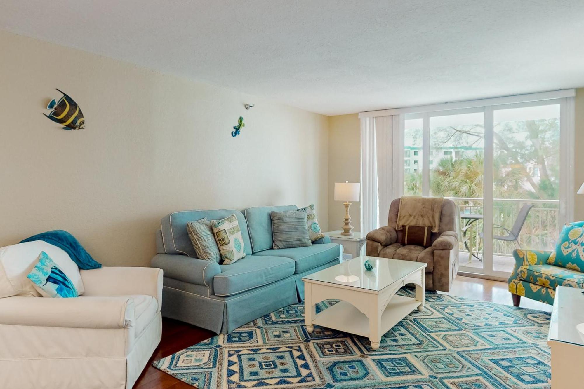 Dolphin Reef 203 *