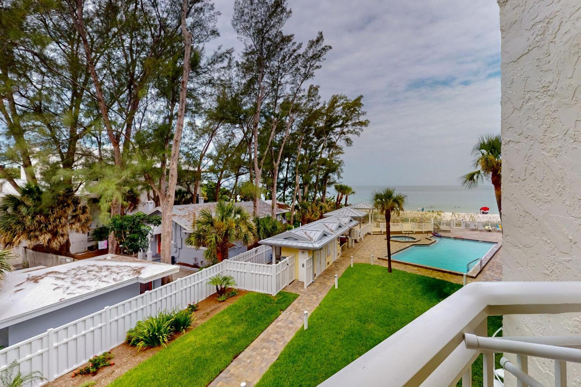 Apartment Dolphin Reef 203