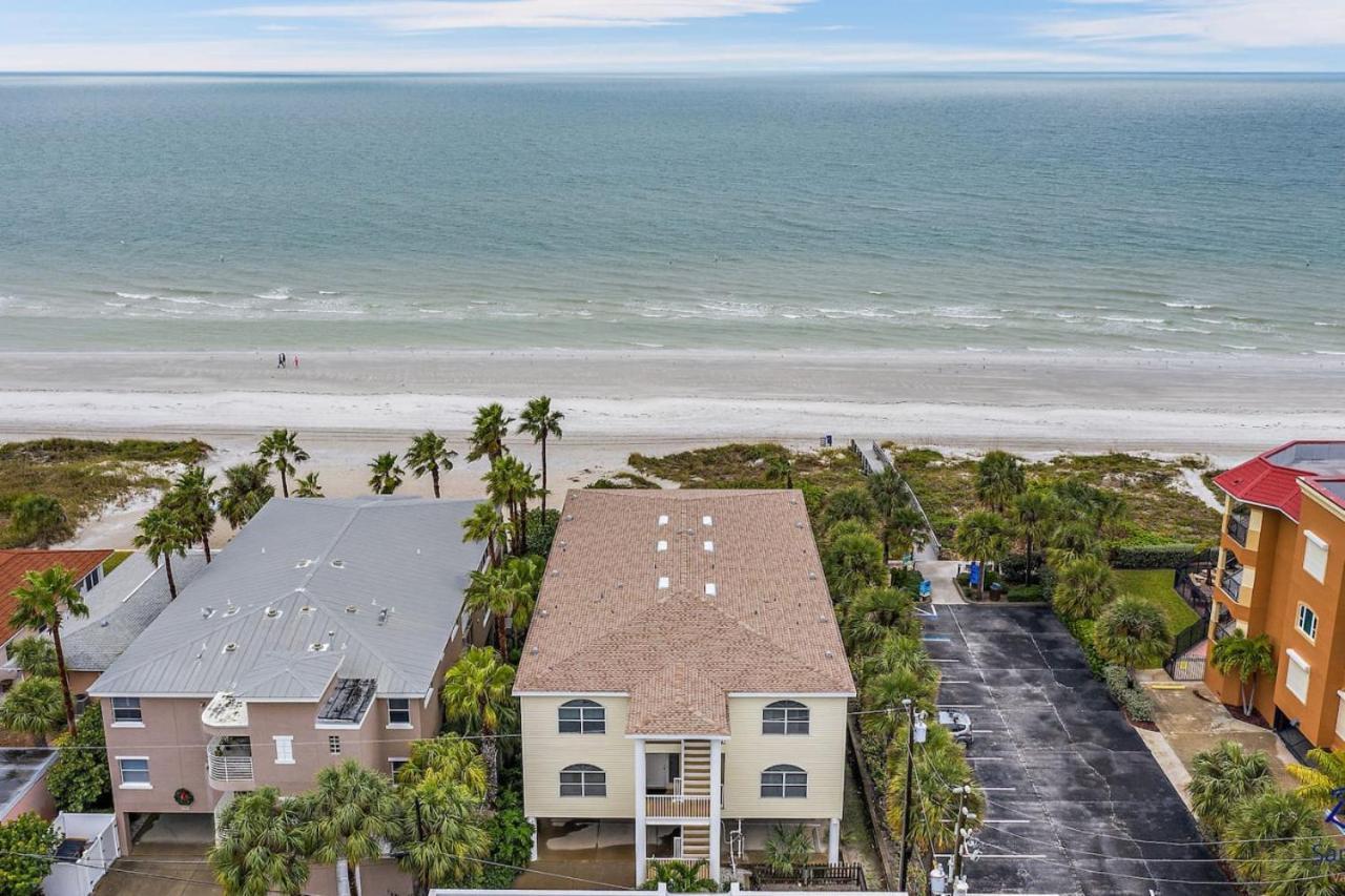 Sea Side 202 Beachfront Serenity 3bd 2ba Sleeps 8 Holiday home Clearwater Beach