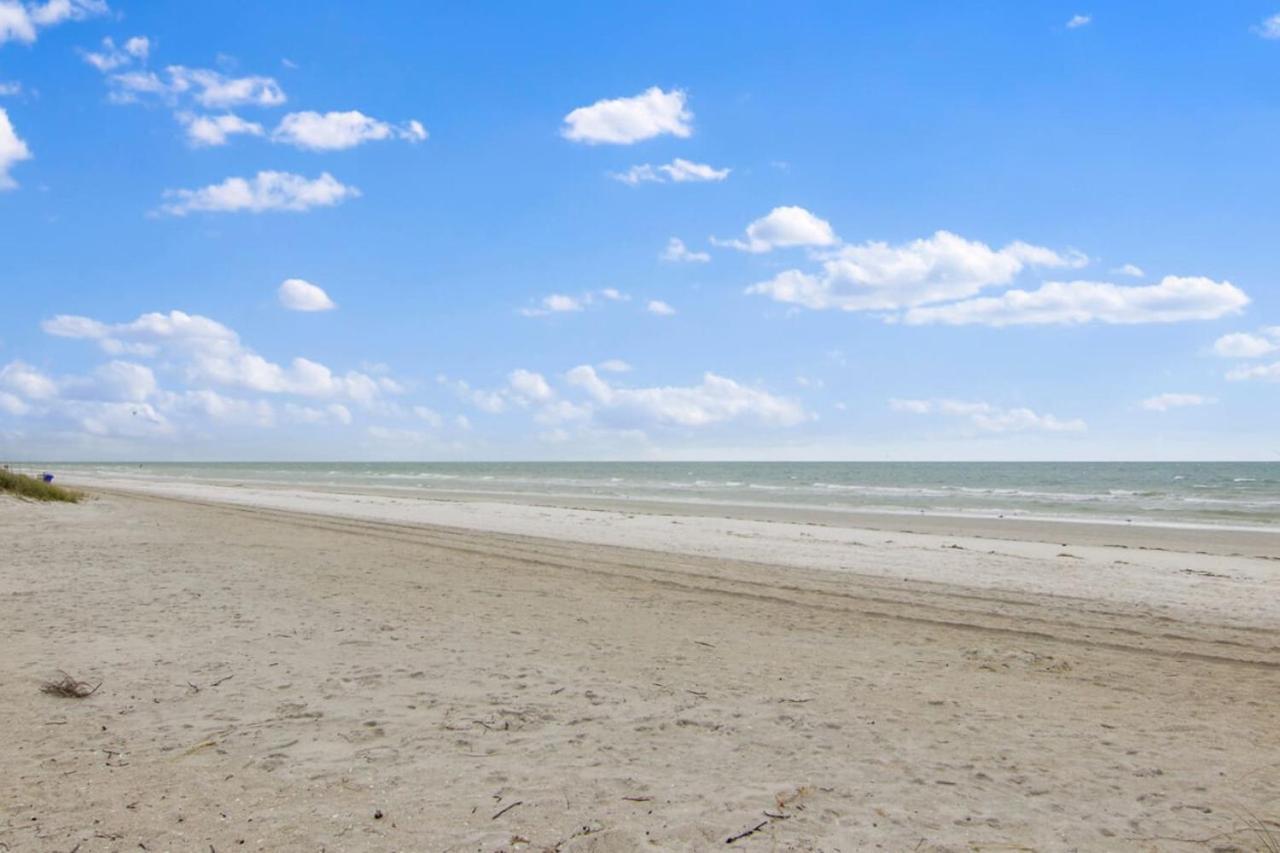 Holiday home Sea Side 202 Beachfront Serenity 3bd 2ba Sleeps 8