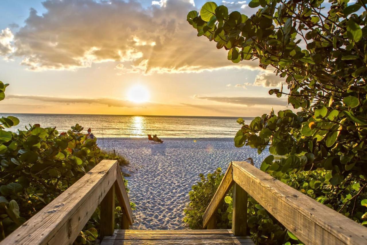 Sea Side 202 Beachfront Serenity 3bd 2ba Sleeps 8 * Clearwater Beach