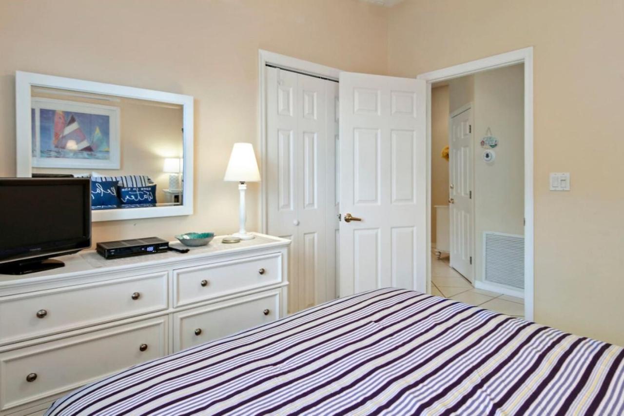 Sea Side 202 Beachfront Serenity 3bd 2ba Sleeps 8 *