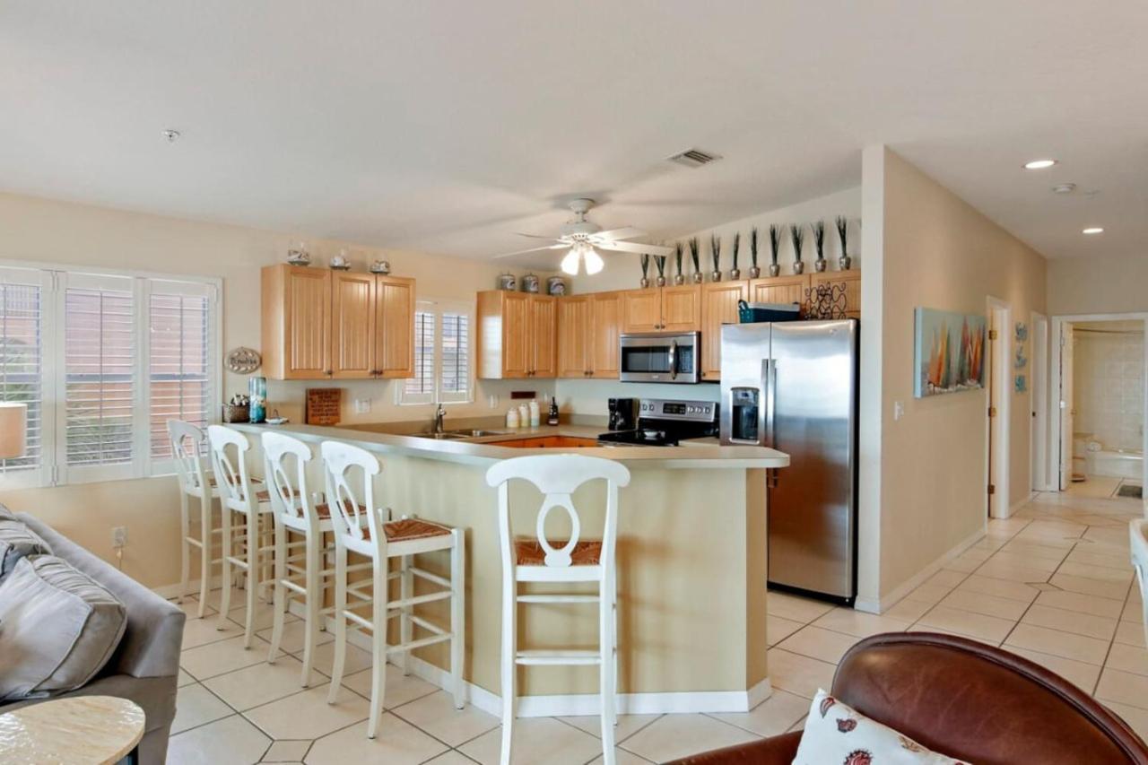 Sea Side 202 Beachfront Serenity 3bd 2ba Sleeps 8