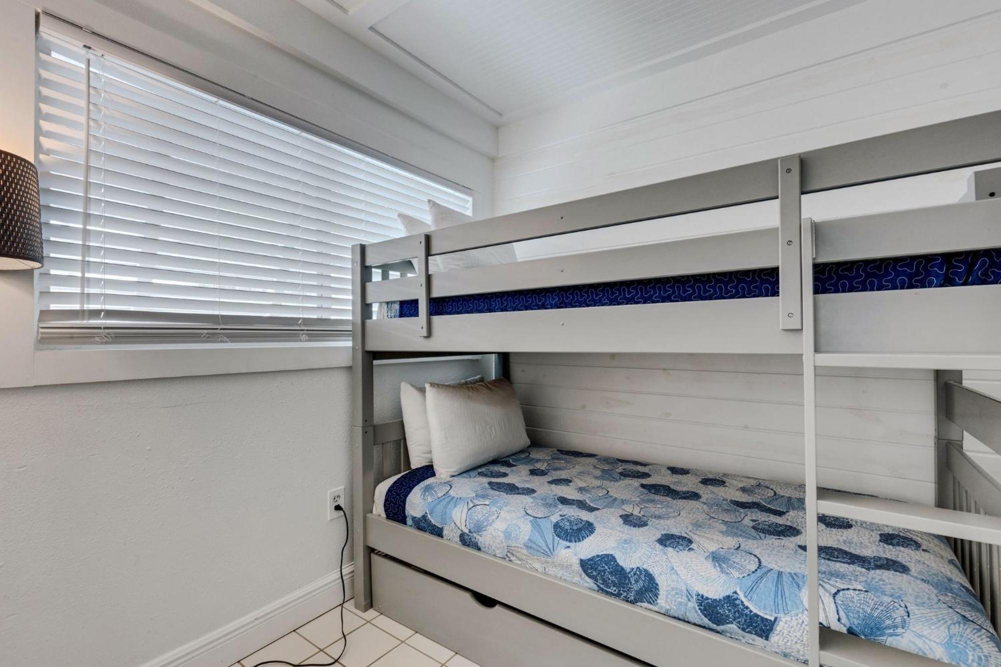 Holiday home Coastal Breeze - Pool Home! Clearwater Beach