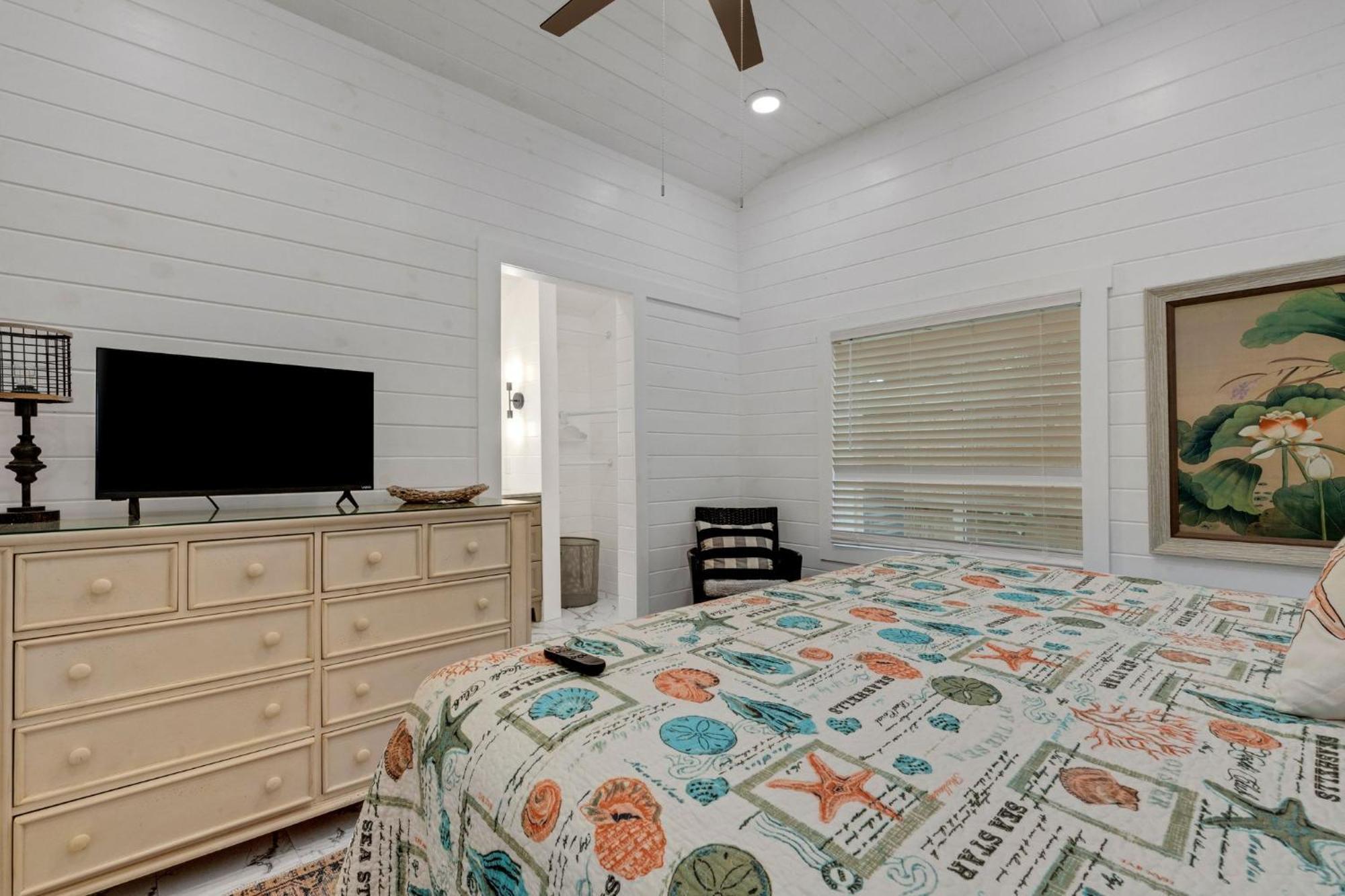 Holiday home Coastal Breeze - Pool Home! Clearwater Beach