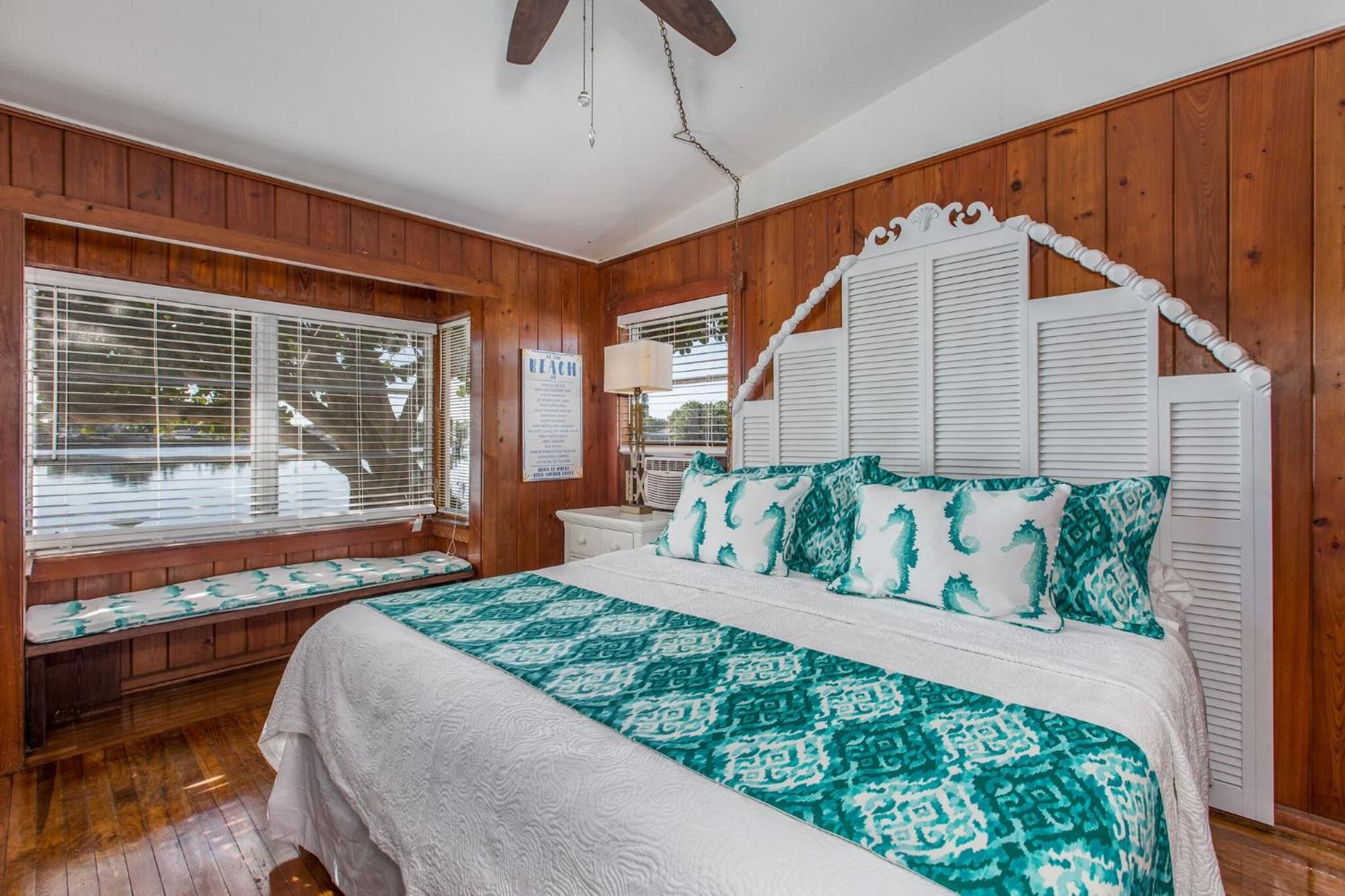 Coastal Escape - Indian Rocks Holiday home *