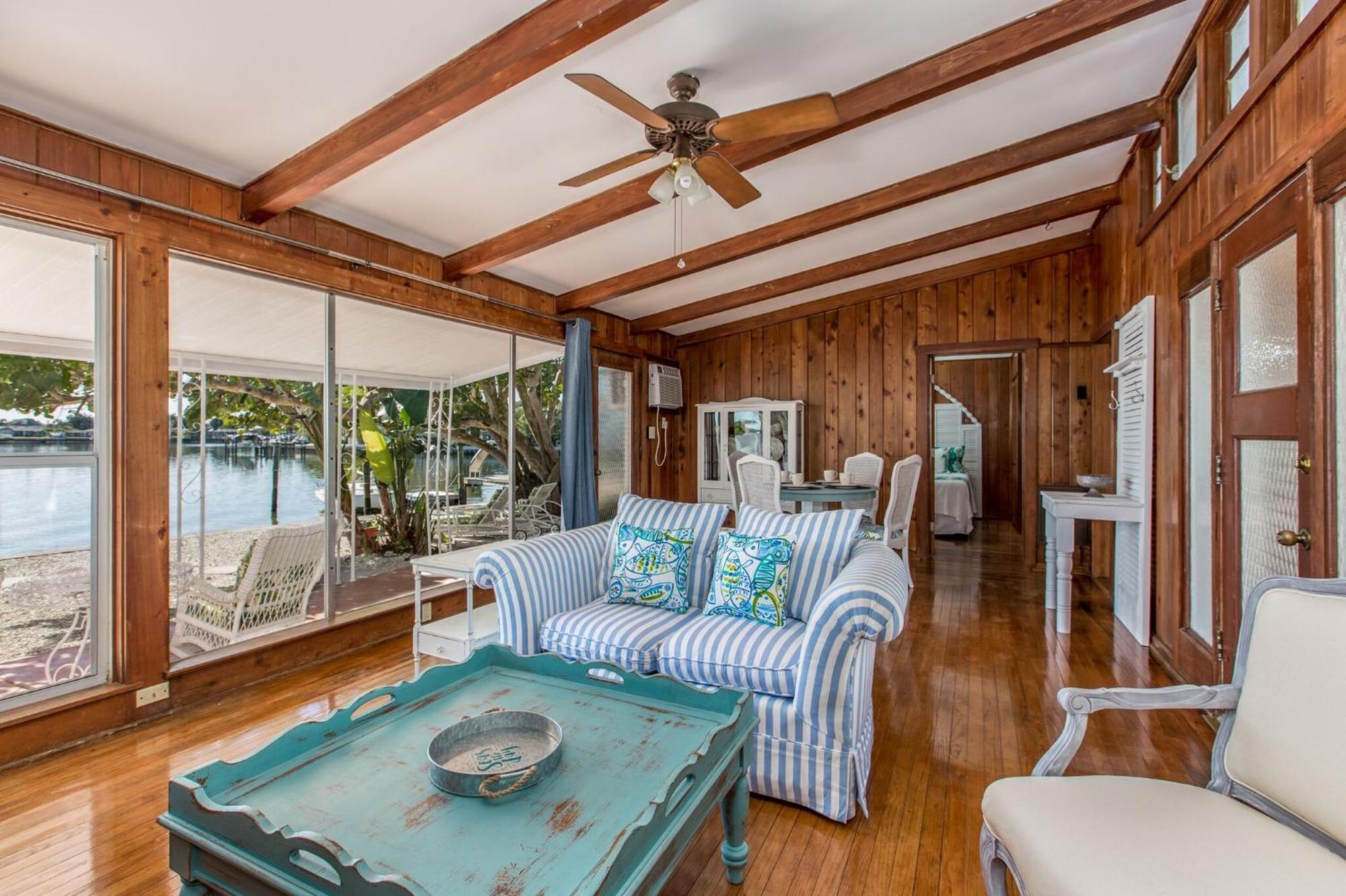 Coastal Escape - Indian Rocks Holiday home *
