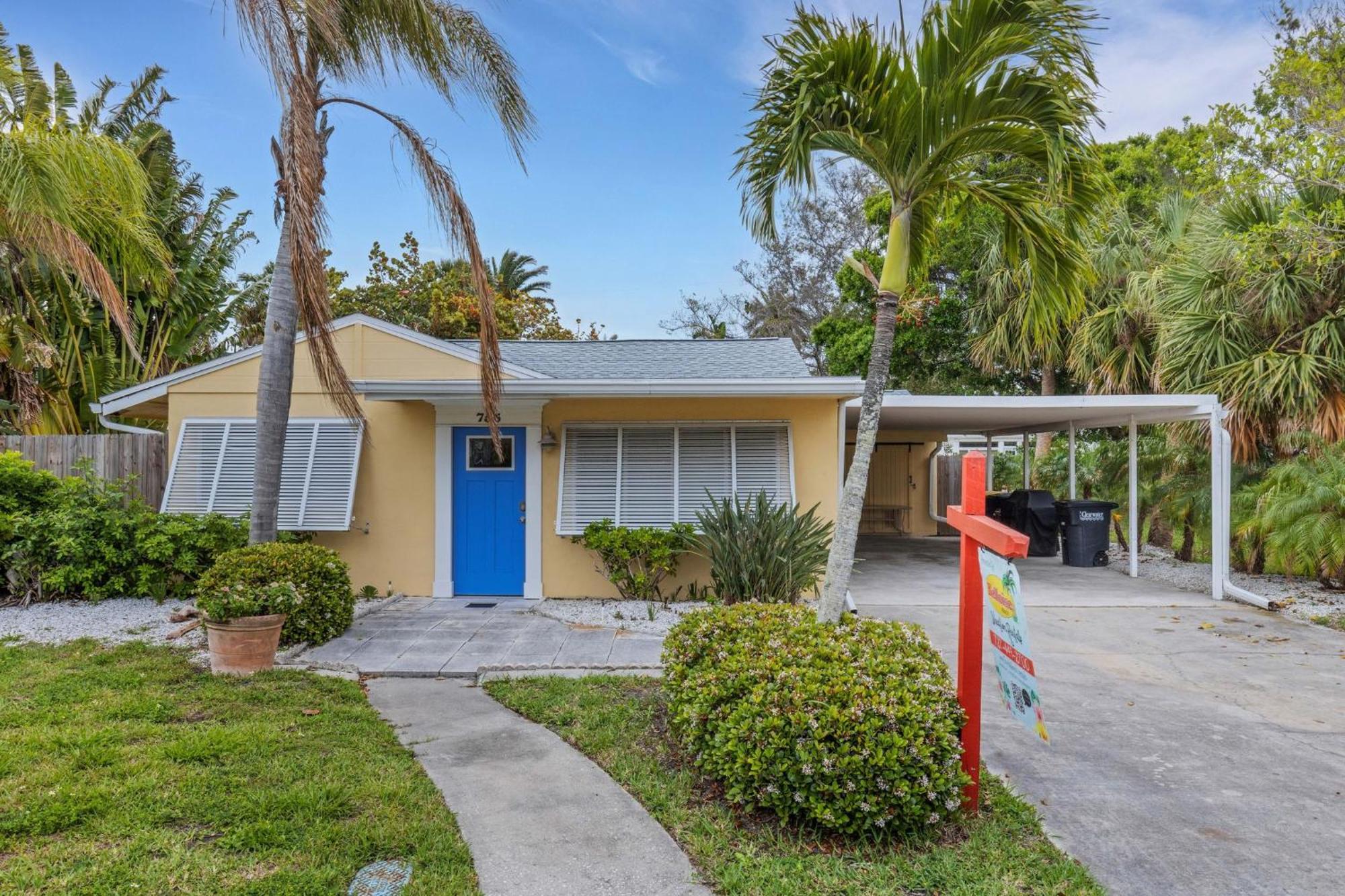 Holiday home Coastal Breeze - Pool Home! *