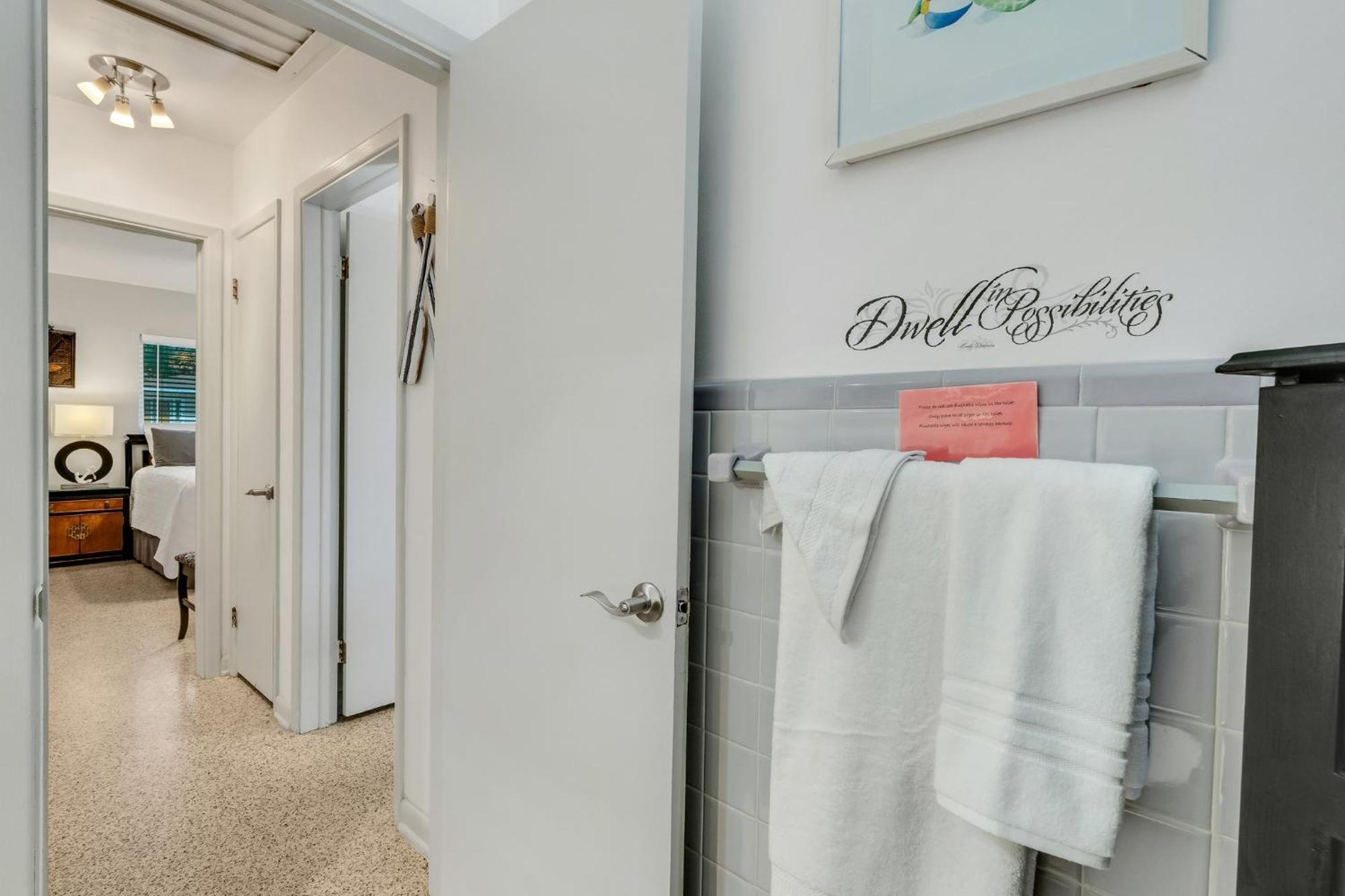 Paradise Corner - Monthly Vacation Rental!