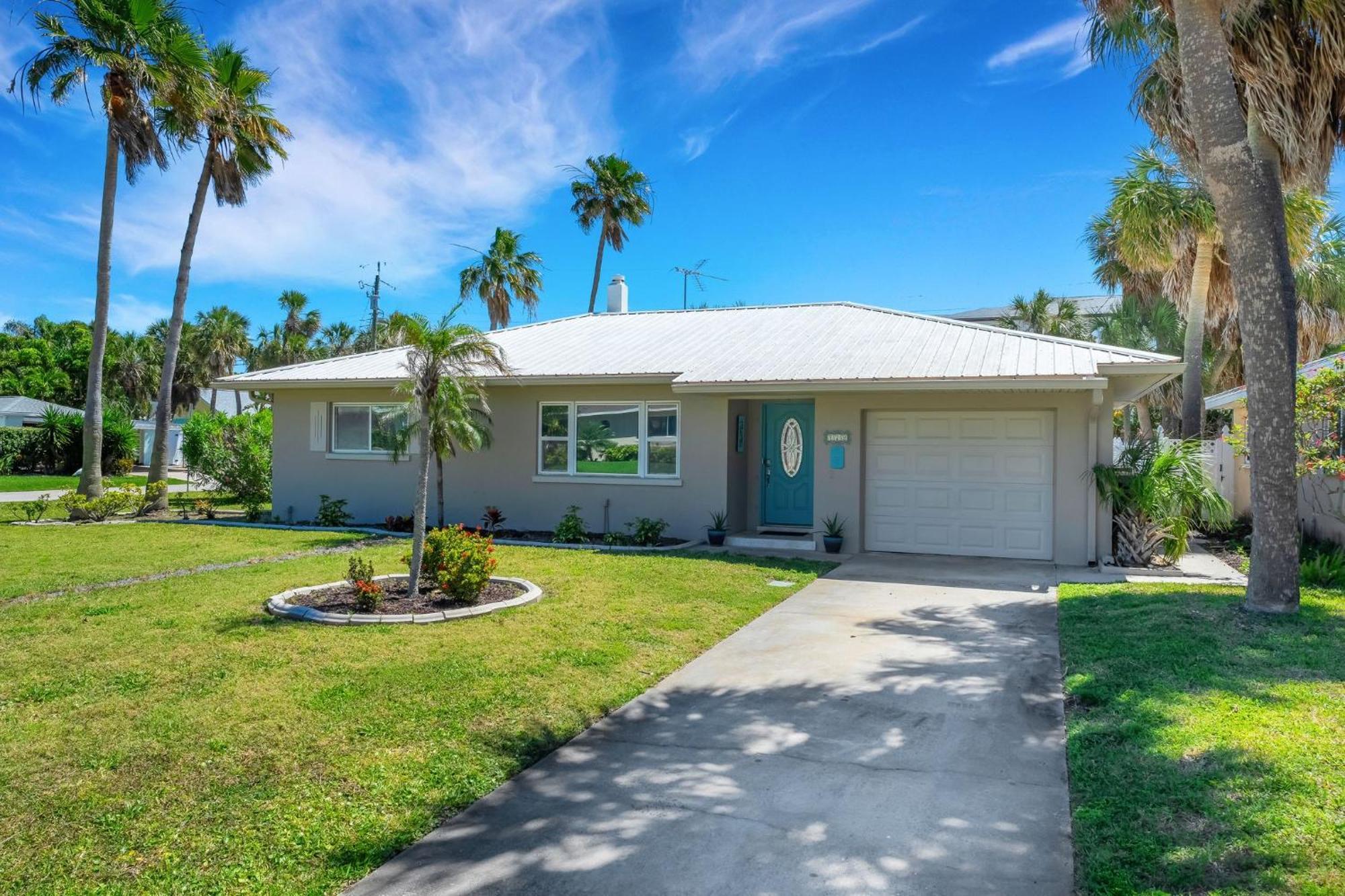 Paradise Corner - Monthly Vacation Rental!