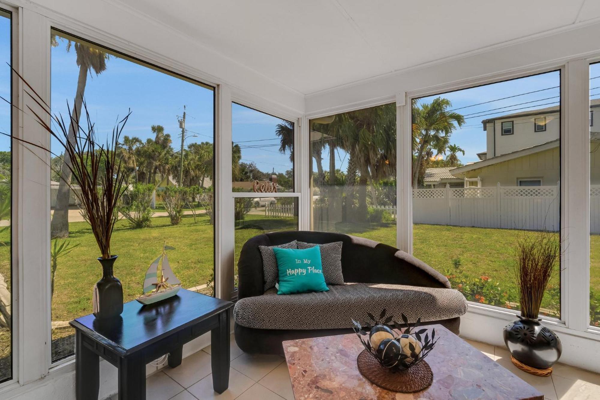 Paradise Corner - Monthly Vacation Rental! *
