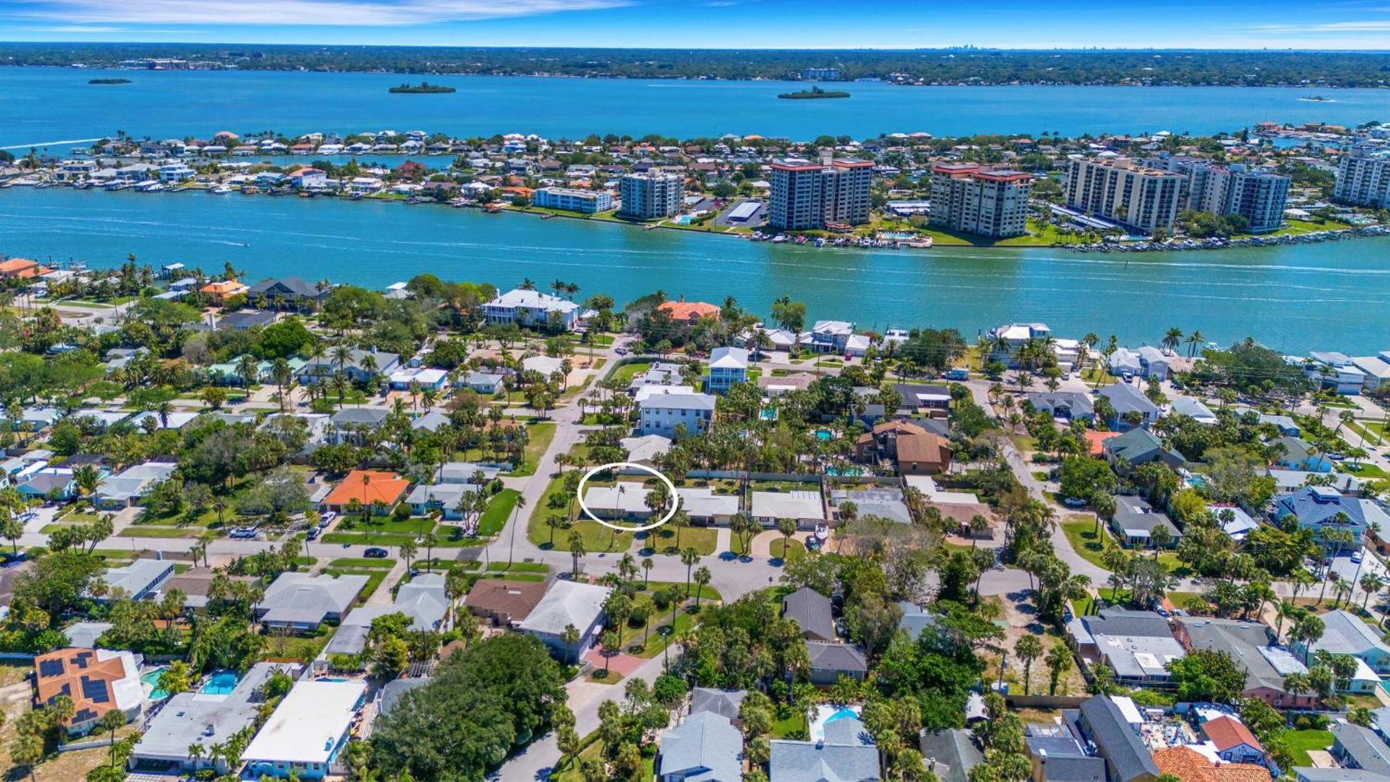 Paradise Corner - Monthly Vacation Rental! Holiday home Clearwater Beach