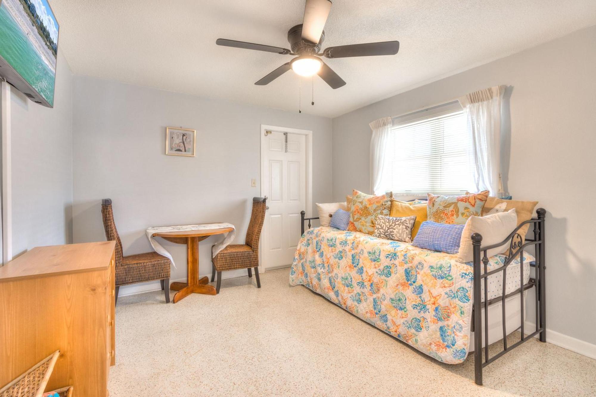 Gulf Breeze - Gulf Front Monthly