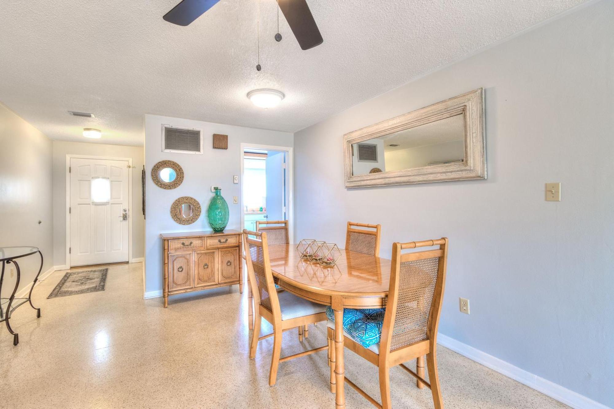 Gulf Breeze - Gulf Front Monthly Holiday home
