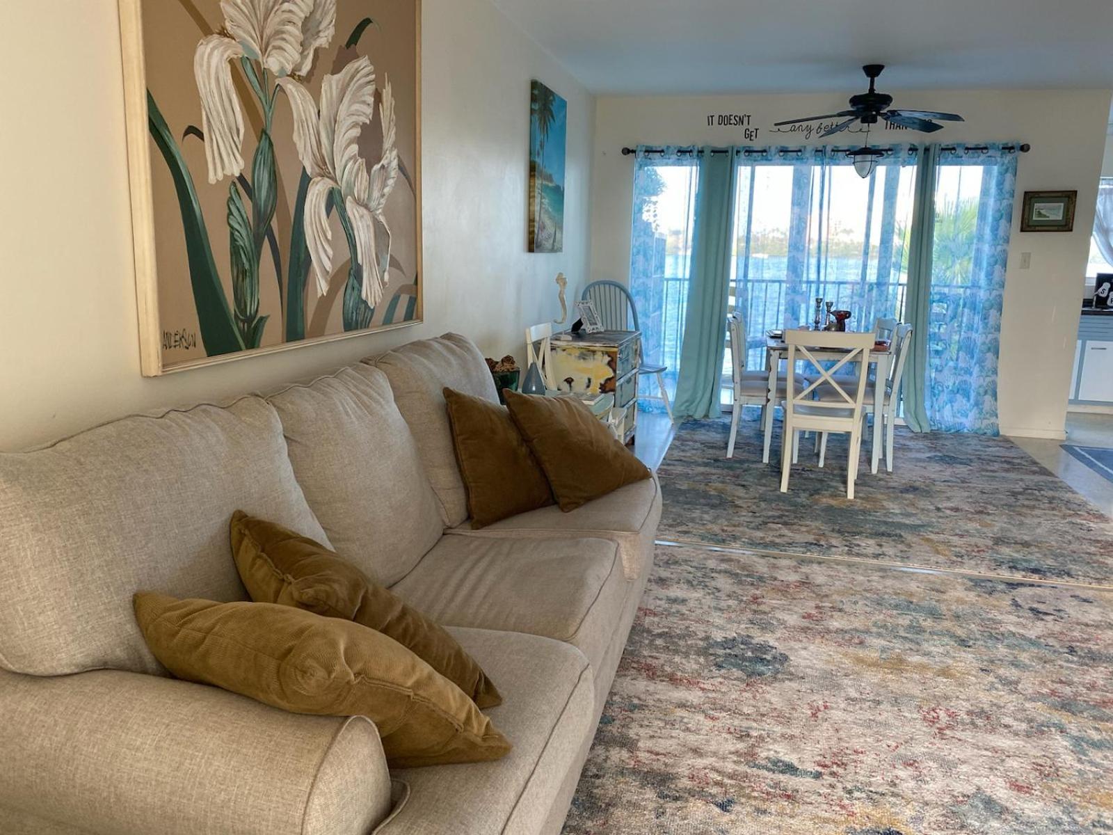 Bay Watch #5 - Weekly Apartment