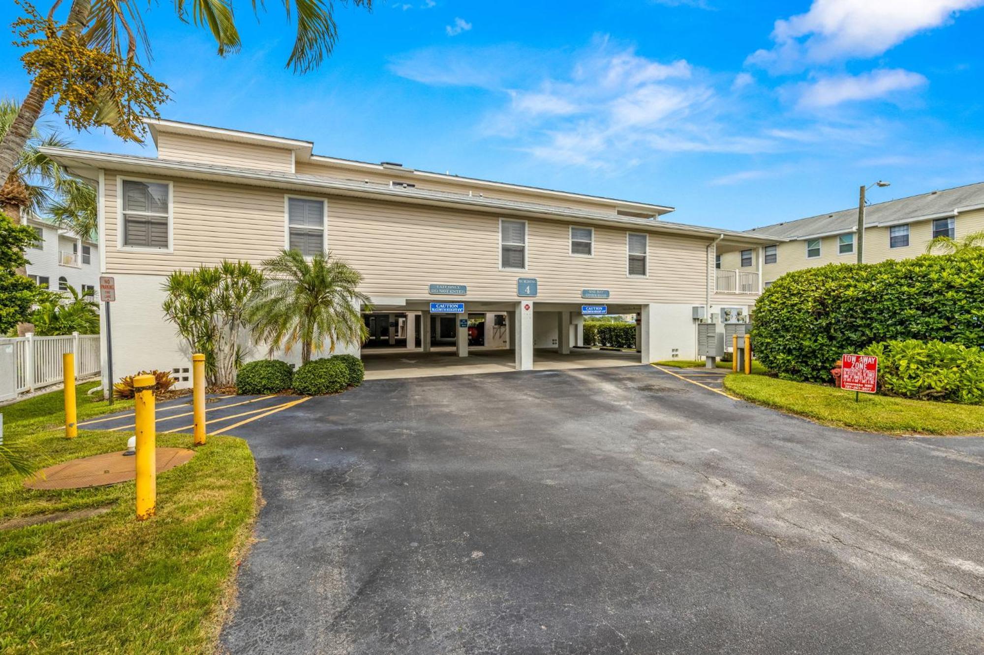 Holiday home Gulf Views Pool Walk To Family Friendly Clearwater Beach