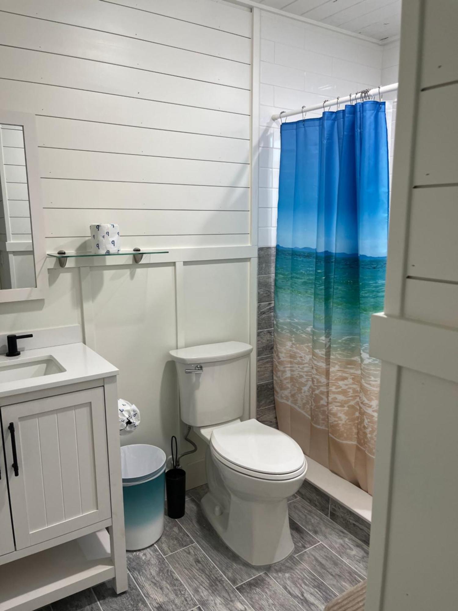 Holiday home Cheerful 7 Bdrm With Private Pool One Block From *
