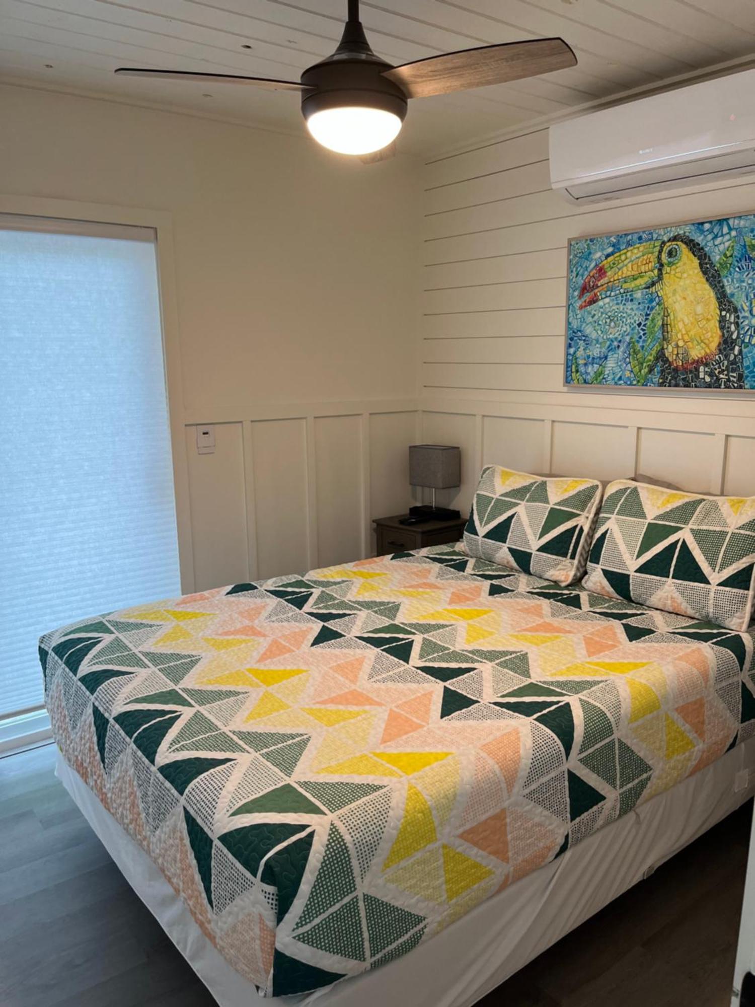 Holiday home Cheerful 7 Bdrm With Private Pool One Block From *
