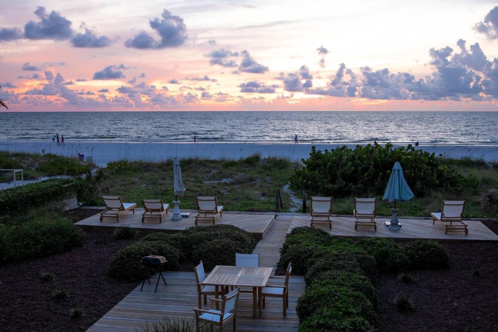 Open - Private Beachfront Home/great For Groups/dogs Ok* Clearwater Beach