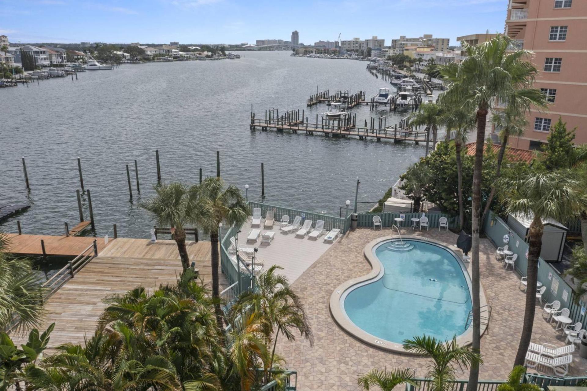 304 Dockside
