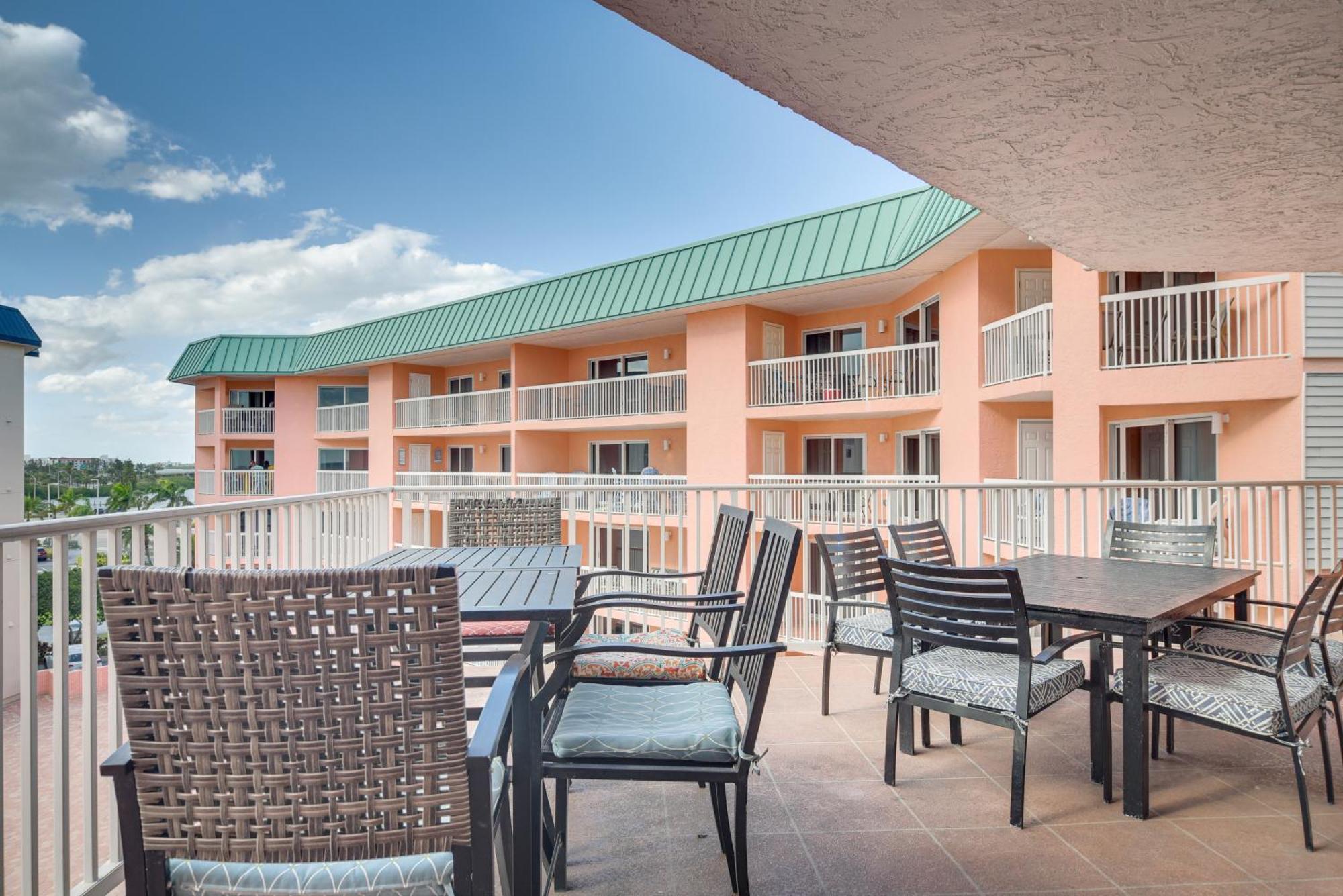 Beachfront Indian Shores Vacation Apartment