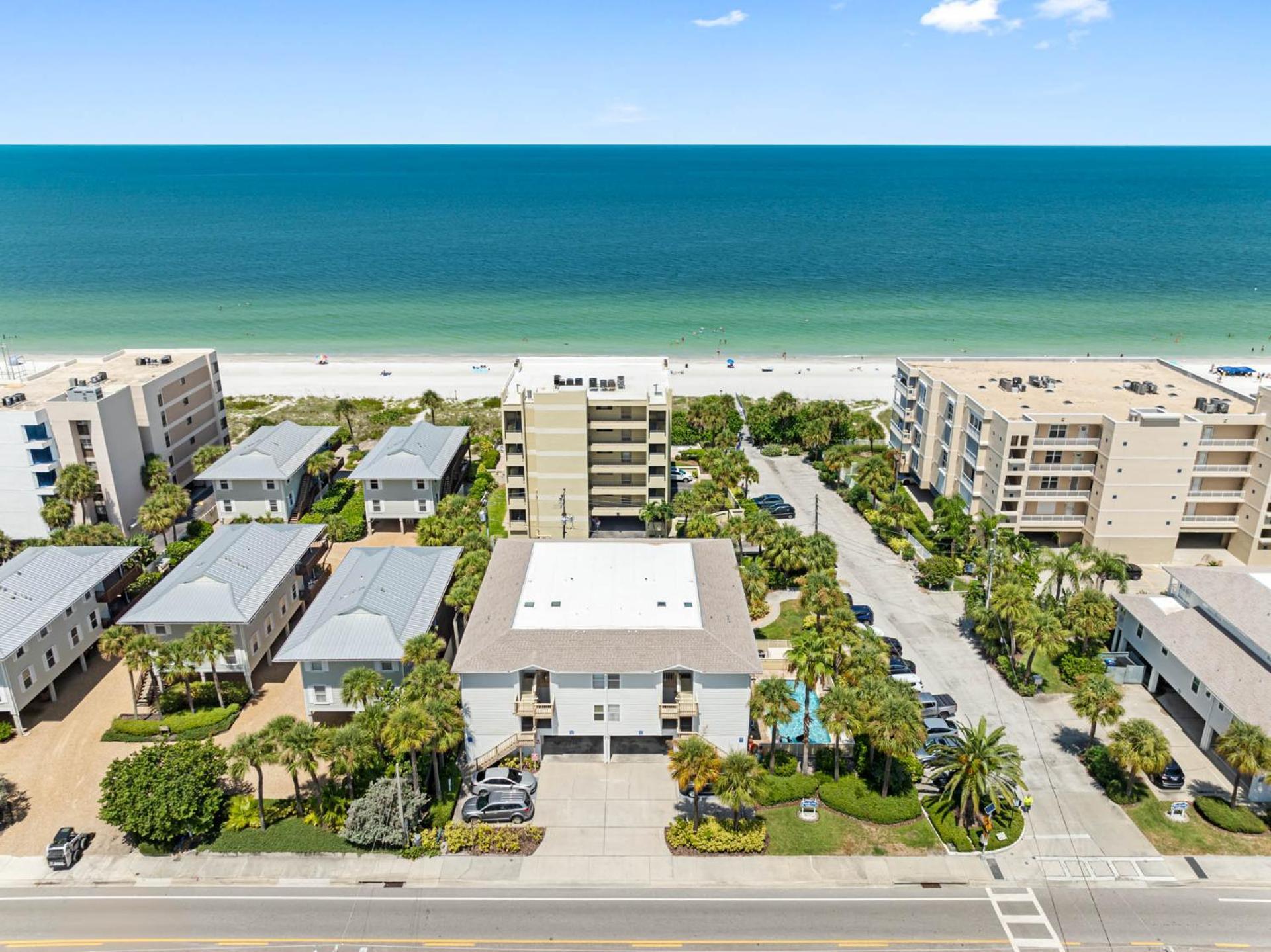 Beachside Bliss: Cozy Escape Awaiting You! Apartment *