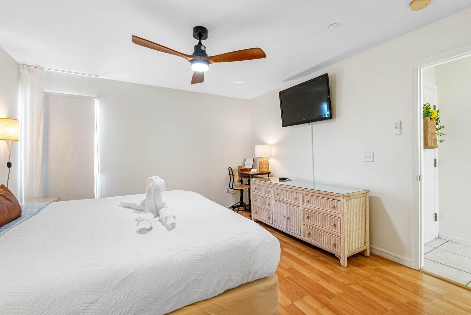 Apartment Beachside Bliss: Cozy Escape Awaiting You! *