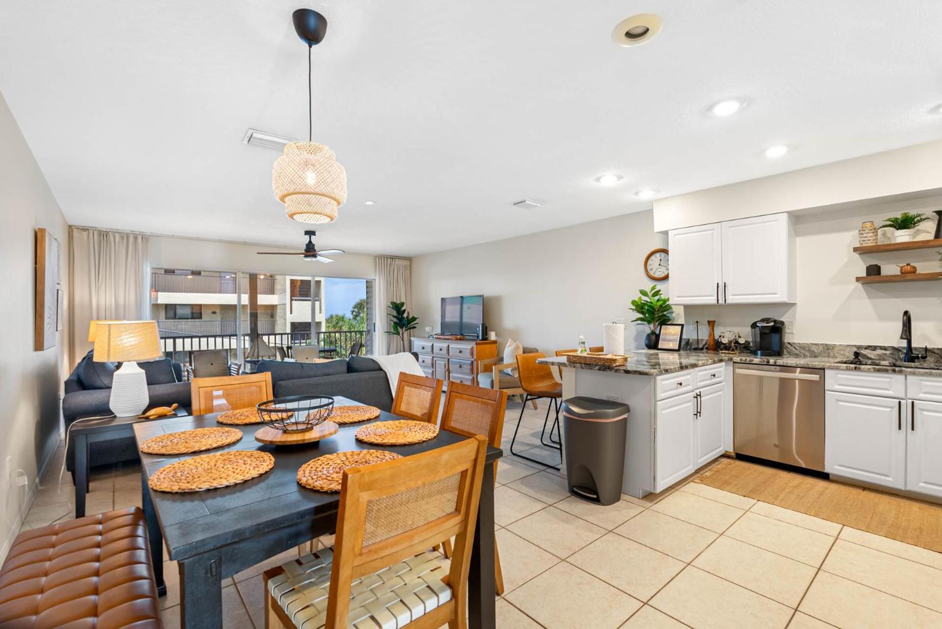 Apartment Beachside Bliss: Cozy Escape Awaiting You!