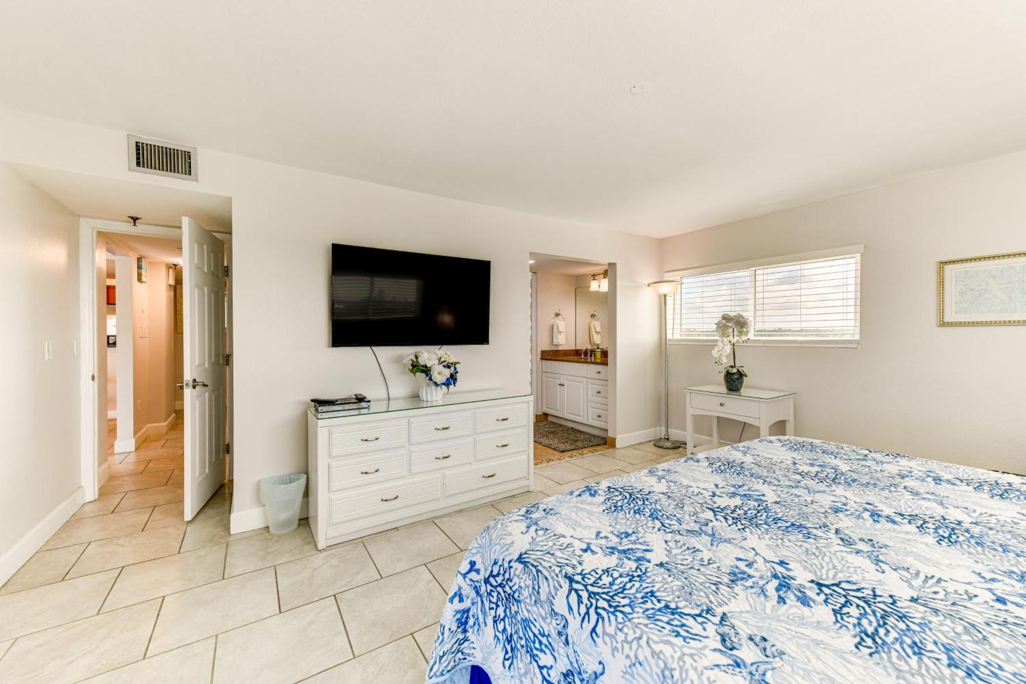 Redington Shores Retreat With Access! *