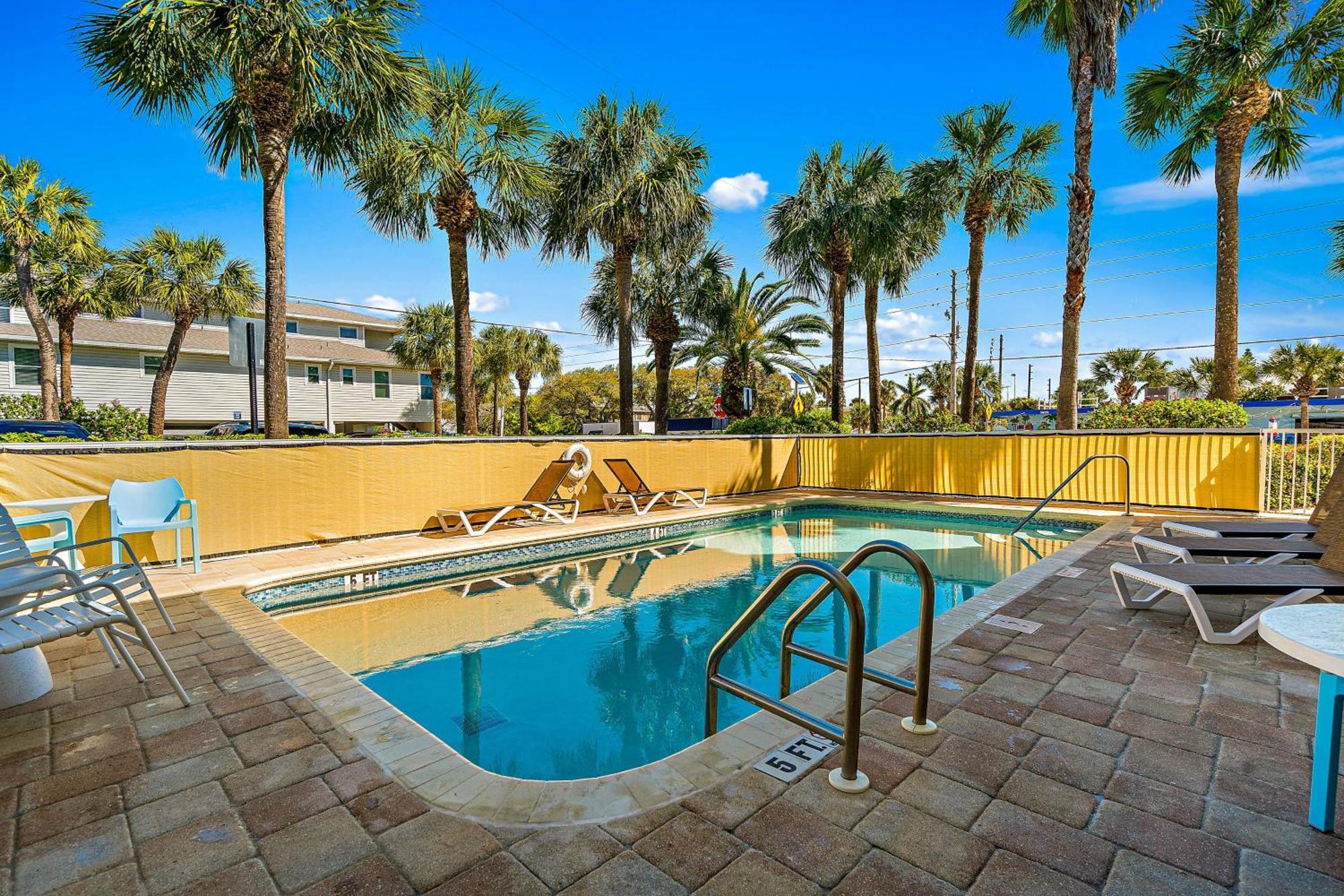 Pelican's Cove 401 Clearwater Beach
