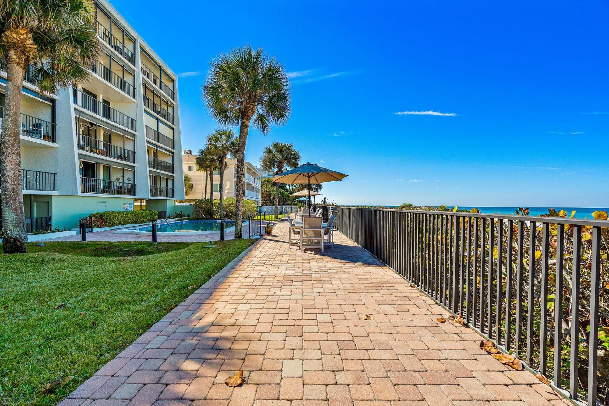 Pelican's Cove 401