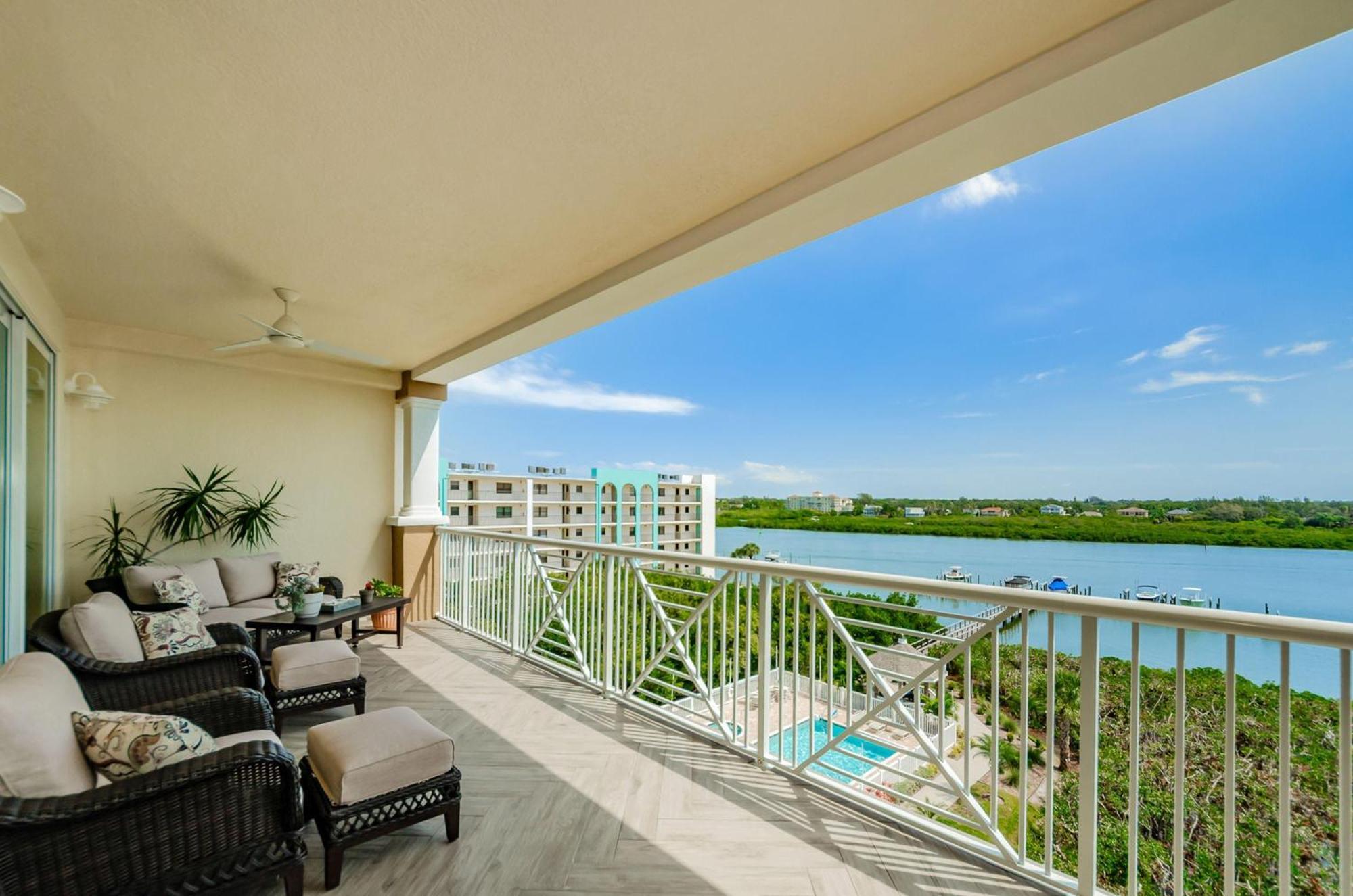 Dolphin Key 504 - Premier