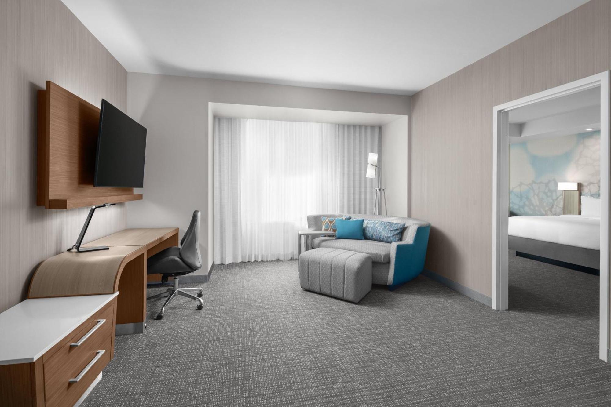 Courtyard By Marriott Clearwater
