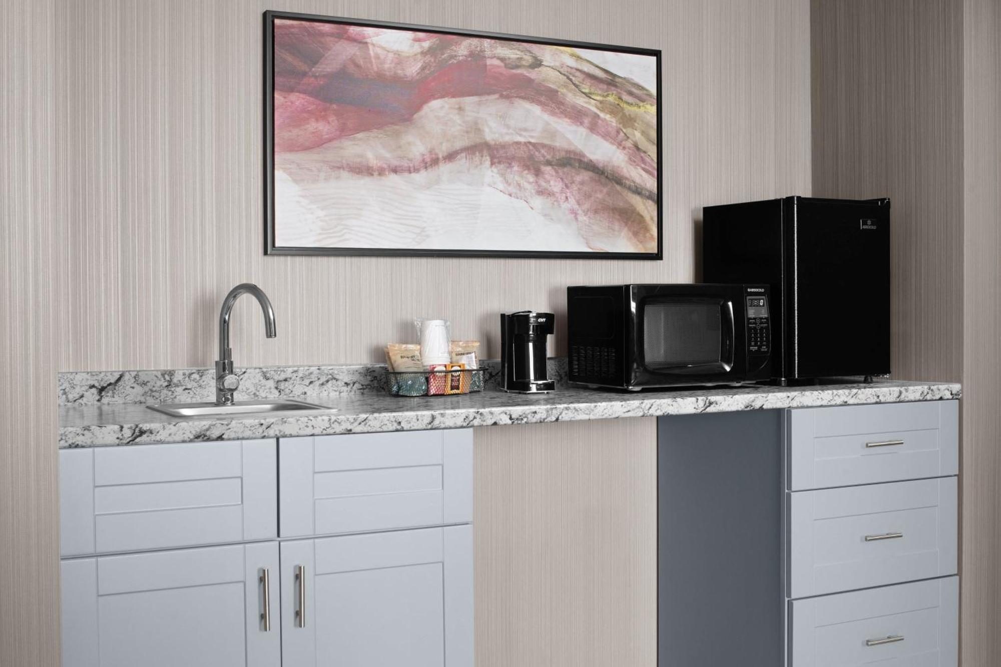Hotel Courtyard By Marriott Clearwater 3*