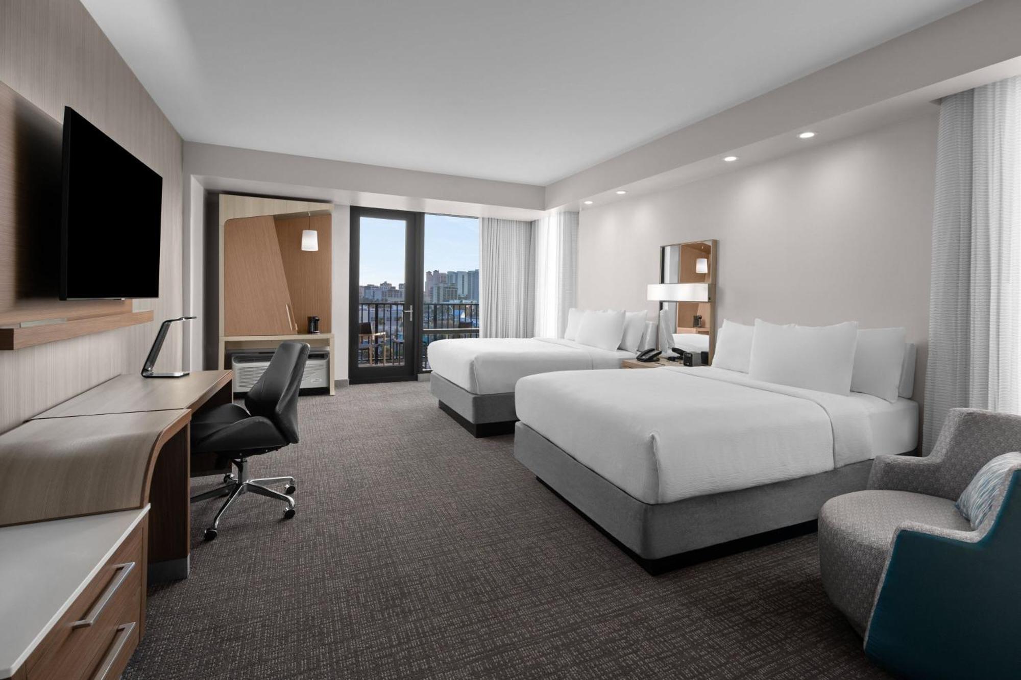 Courtyard By Marriott Clearwater