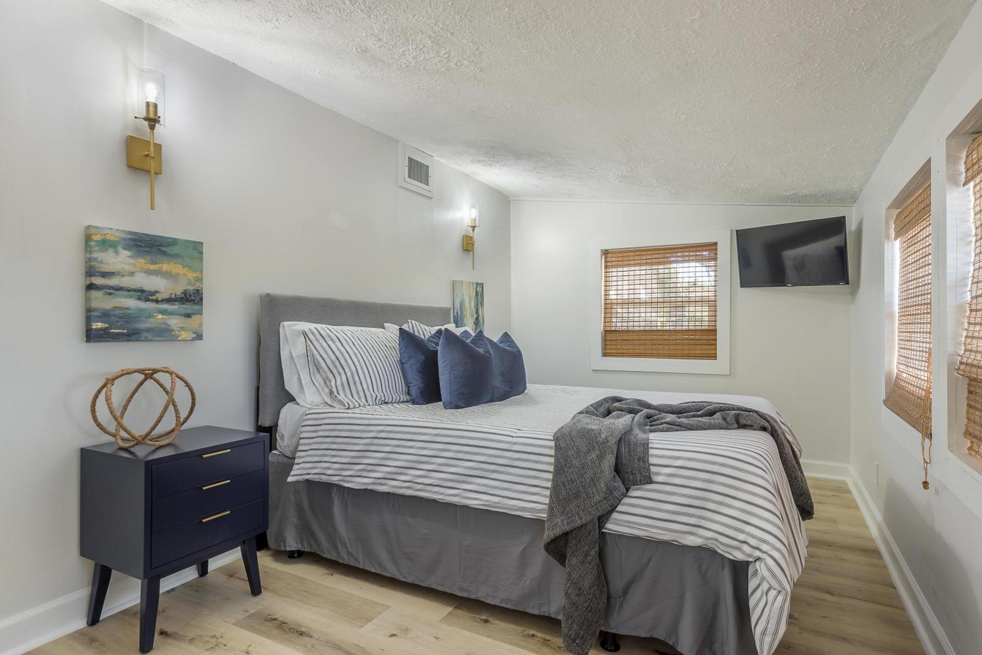 Fully Renovated Indian Rocks Beach Getaway * Clearwater Beach