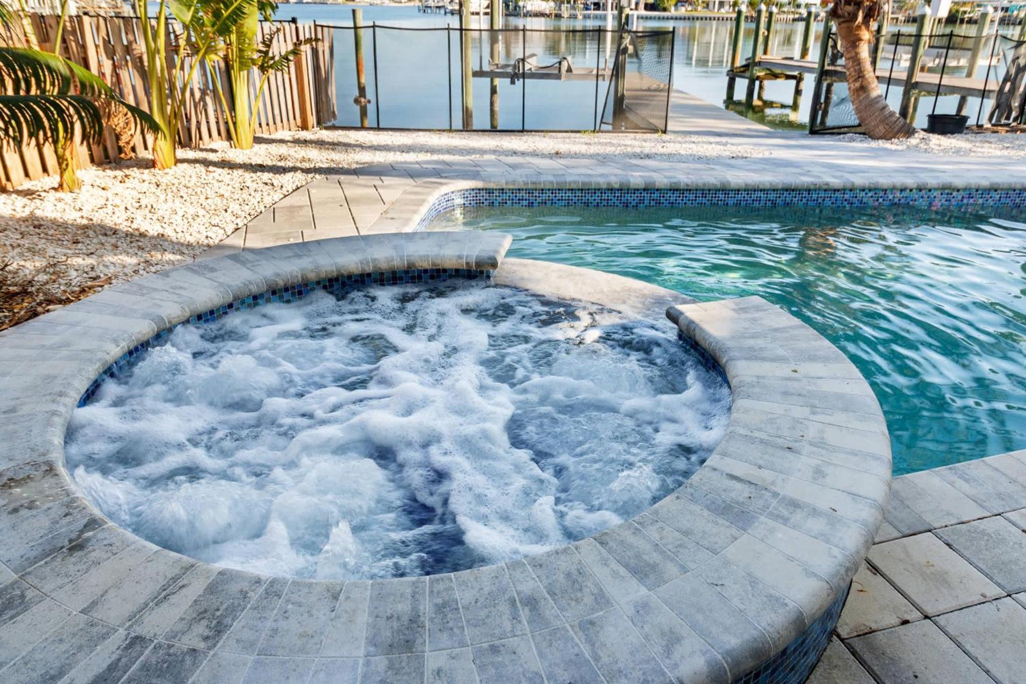 Luxury-4 Primary Bedrooms-waterfront-king Beds Holiday home Clearwater Beach