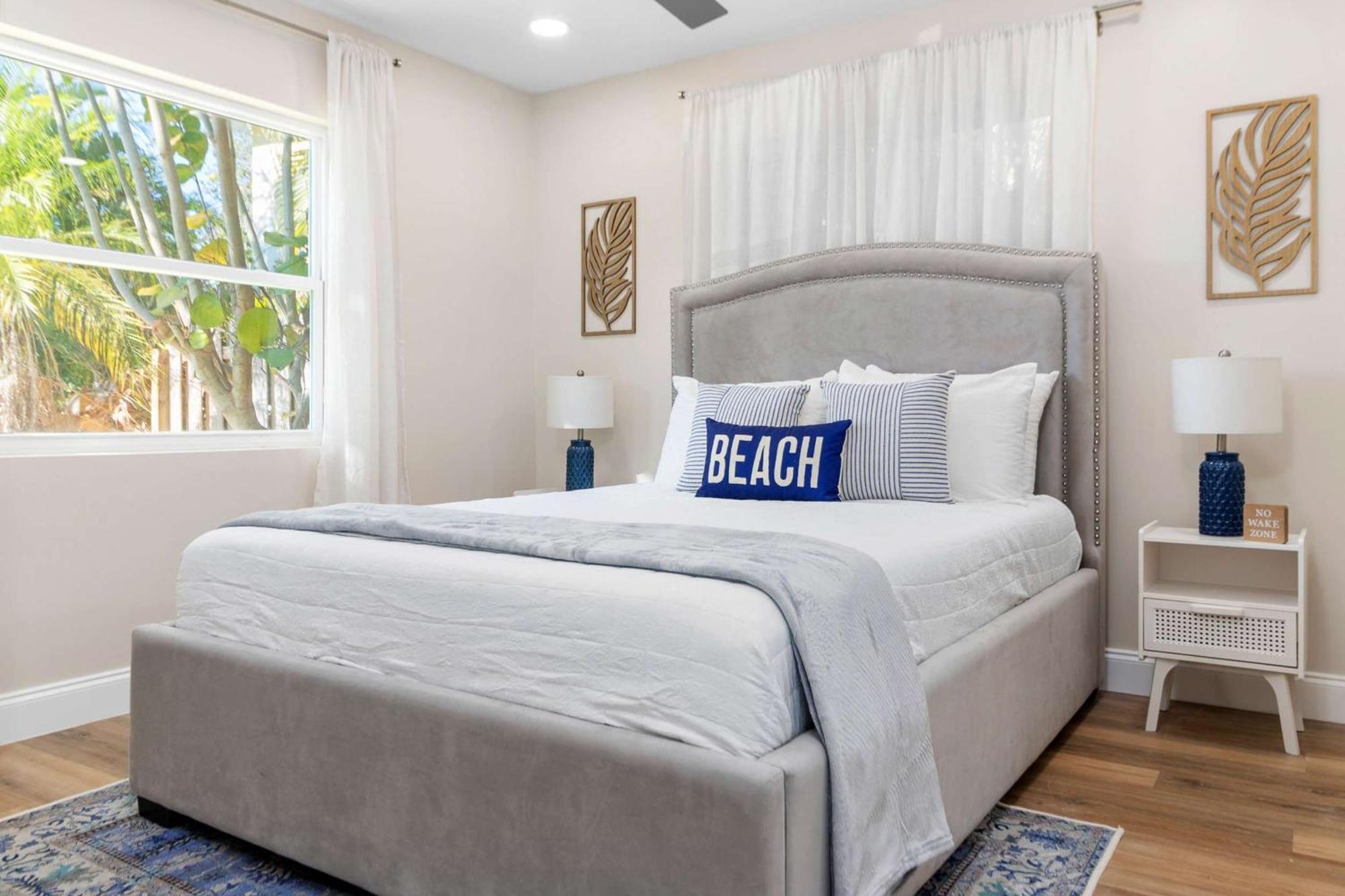 Luxury-4 Primary Bedrooms-waterfront-king Beds *